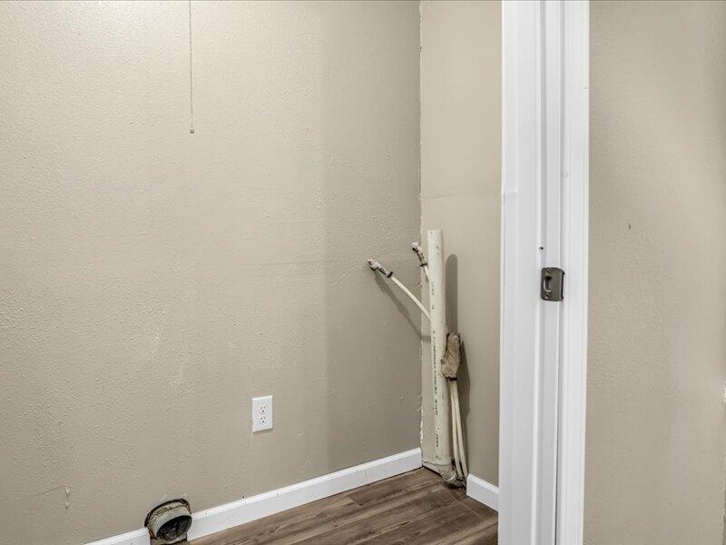 950 South New Avenue Property Photo 21