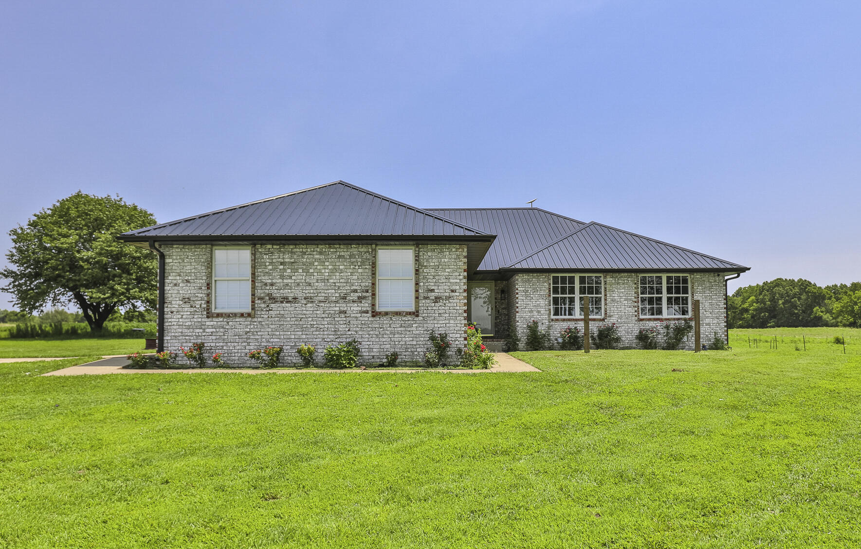 3656 North State Highway Uu Property Photo 1