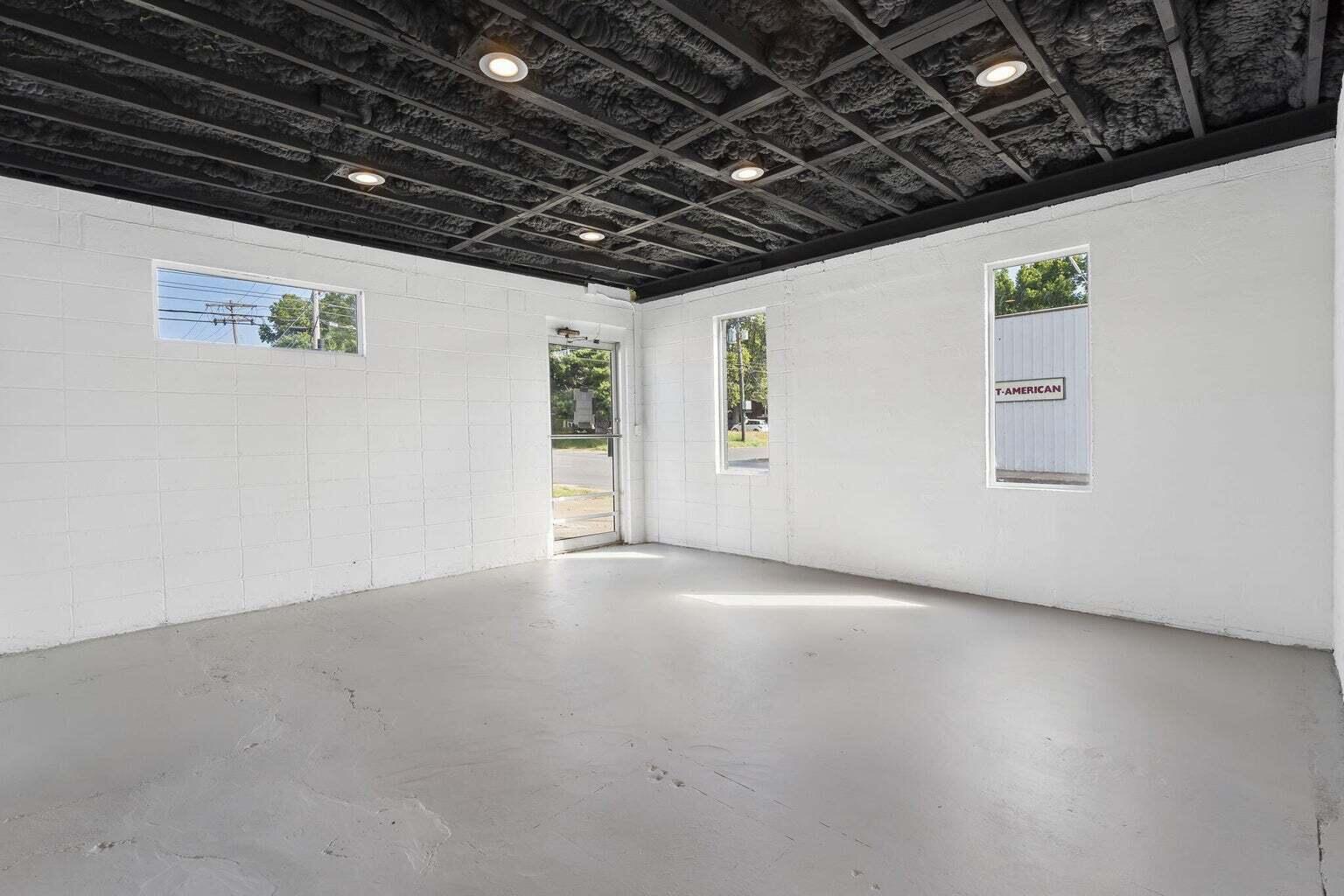 1131 North Grant Avenue Property Photo 6