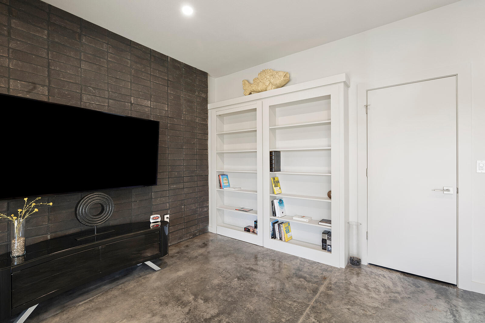 176 Canada Drive Property Photo 36