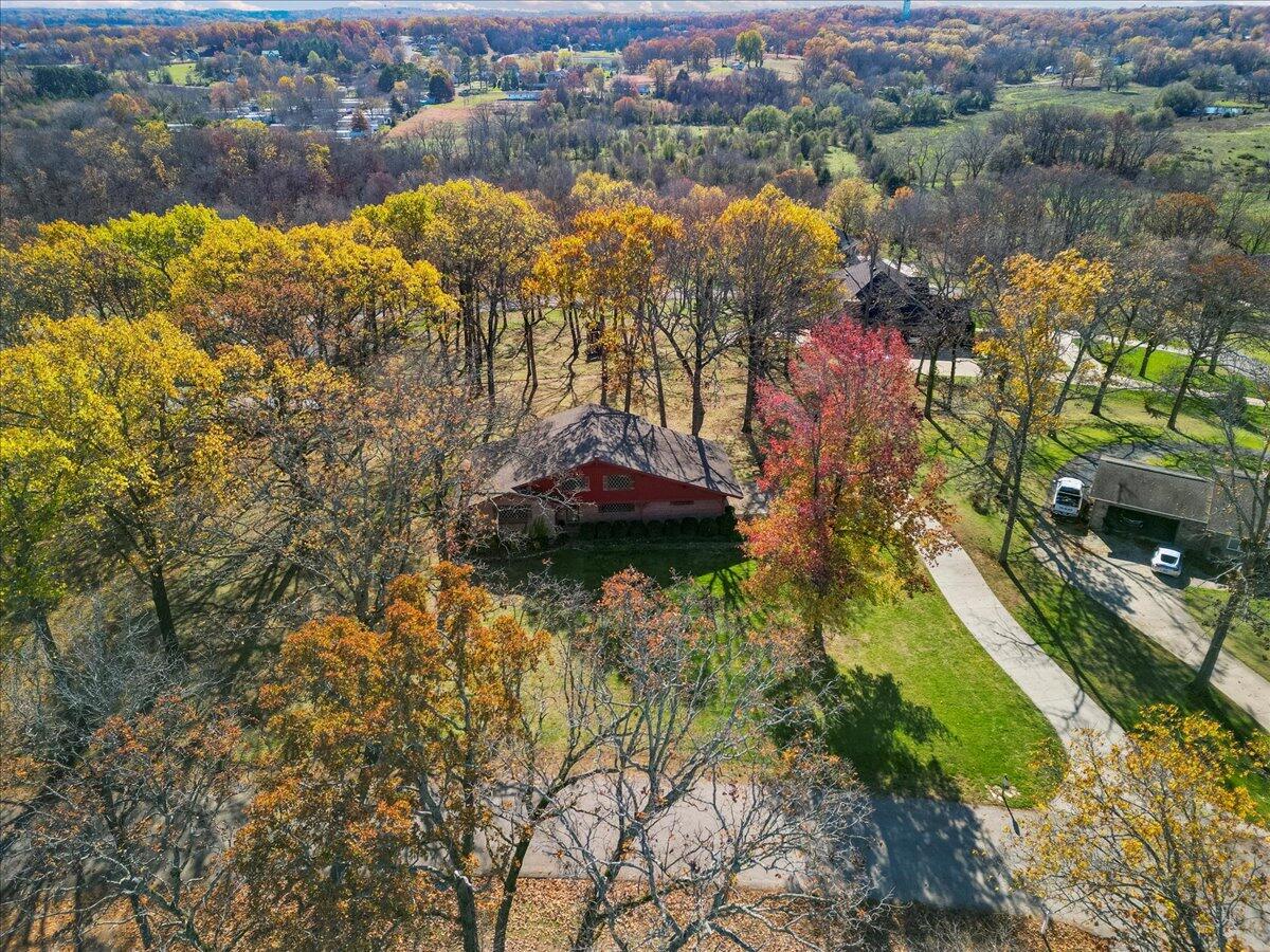2112 Cambridge Drive Property Photo 2
