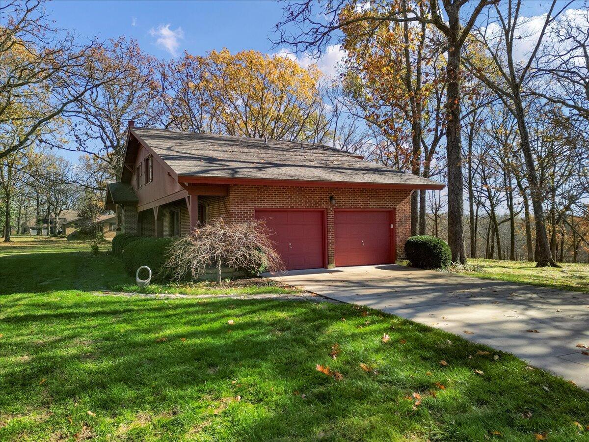 2112 Cambridge Drive Property Photo 5