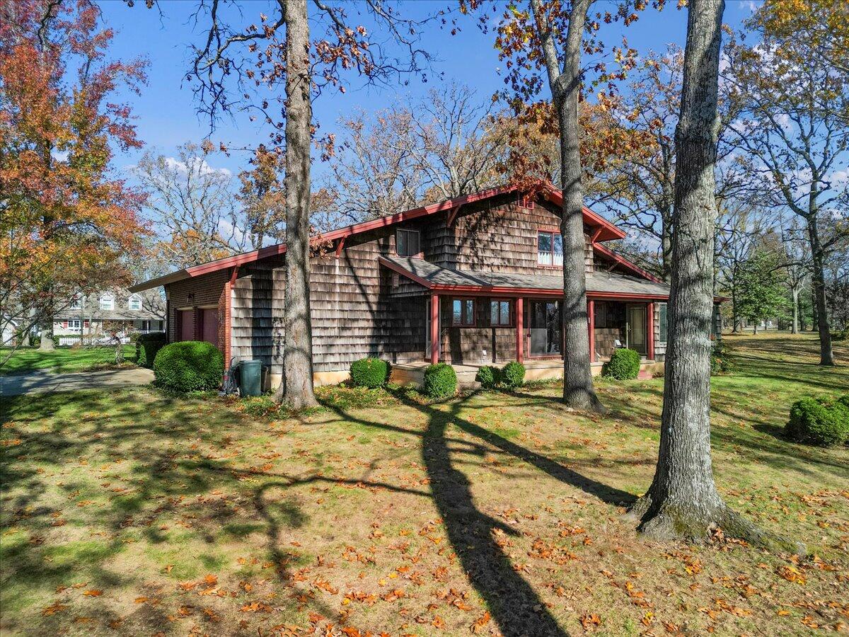 2112 Cambridge Drive Property Photo 6