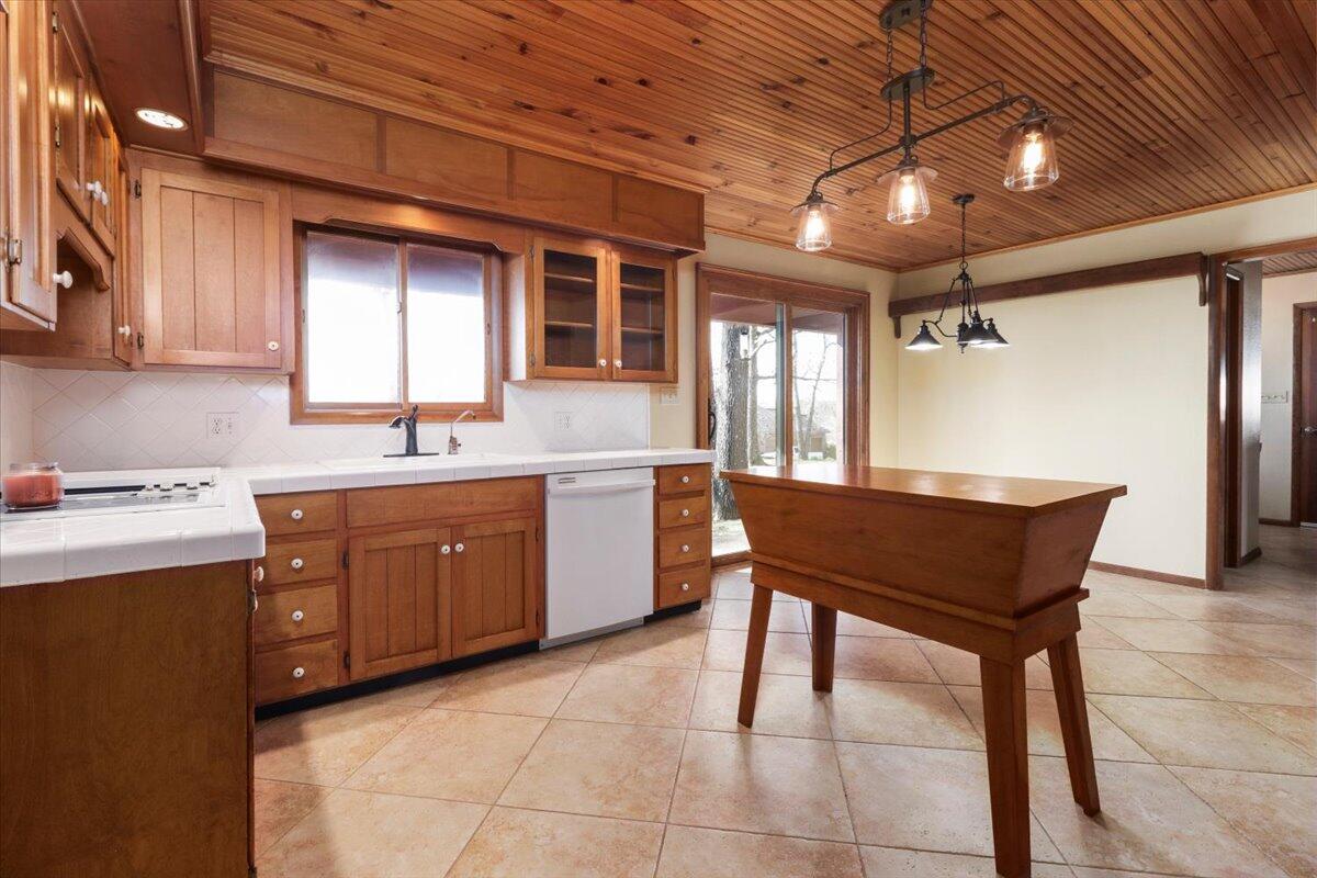 2112 Cambridge Drive Property Photo 12