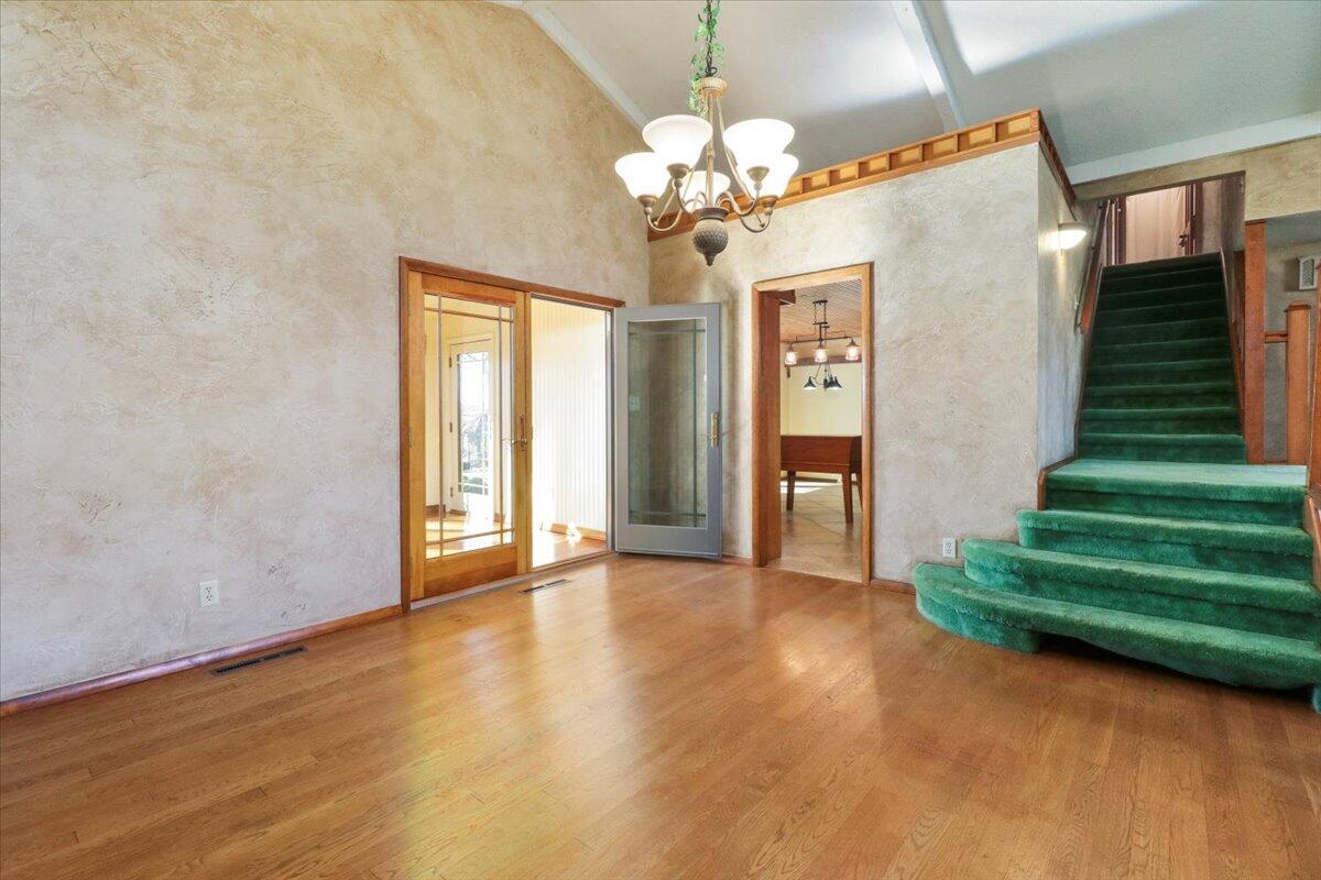 2112 Cambridge Drive Property Photo 13