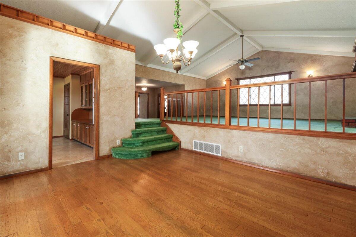2112 Cambridge Drive Property Photo 14