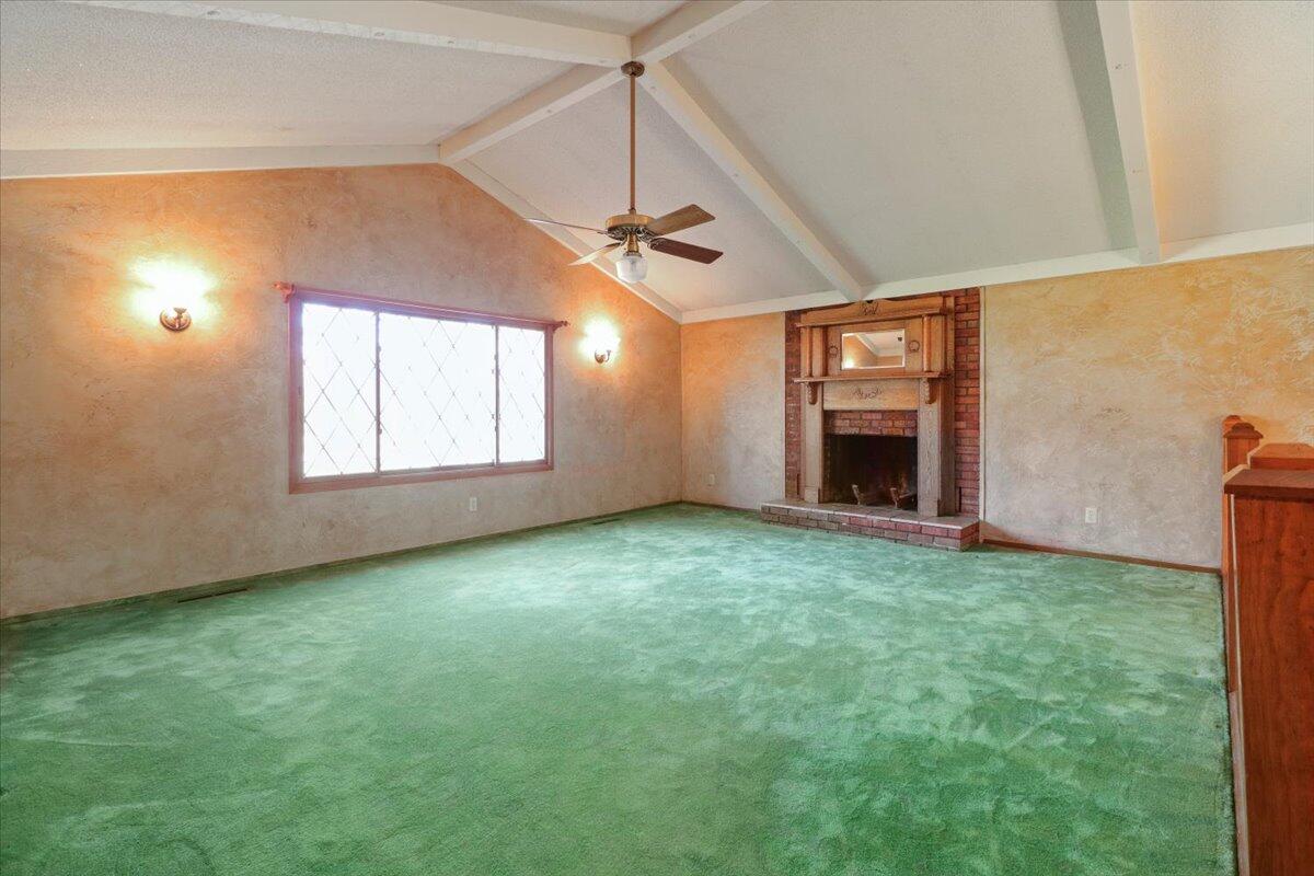 2112 Cambridge Drive Property Photo 18