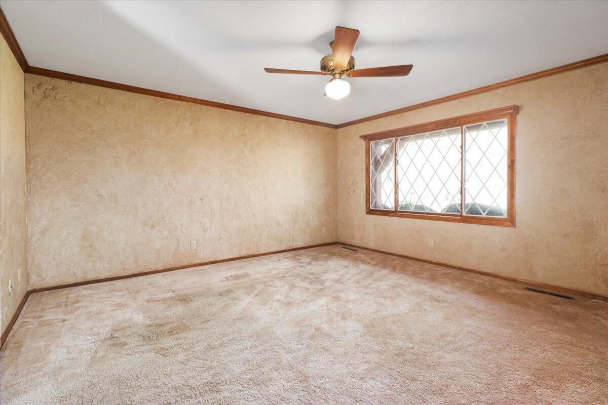 2112 Cambridge Drive Property Photo 21