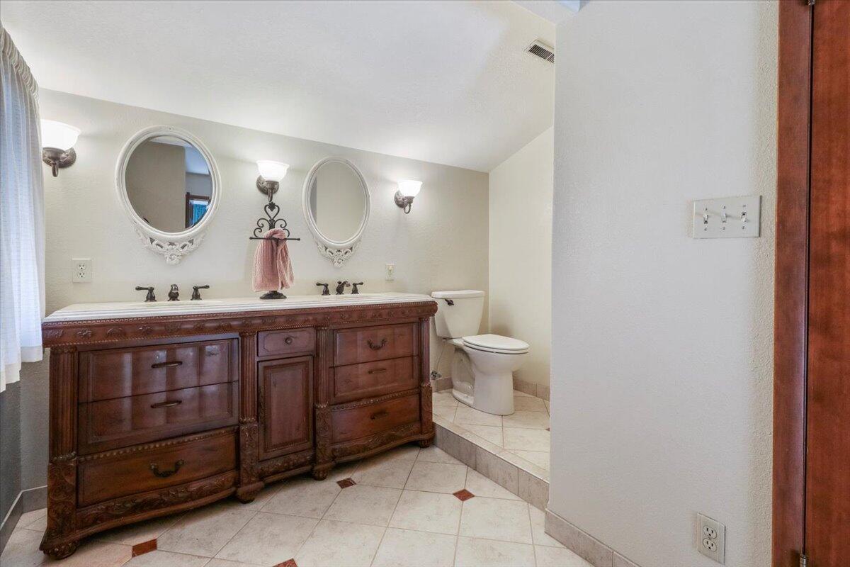 2112 Cambridge Drive Property Photo 25