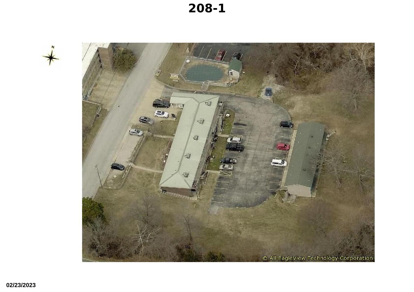 208 South Old County Road Property Photo 2