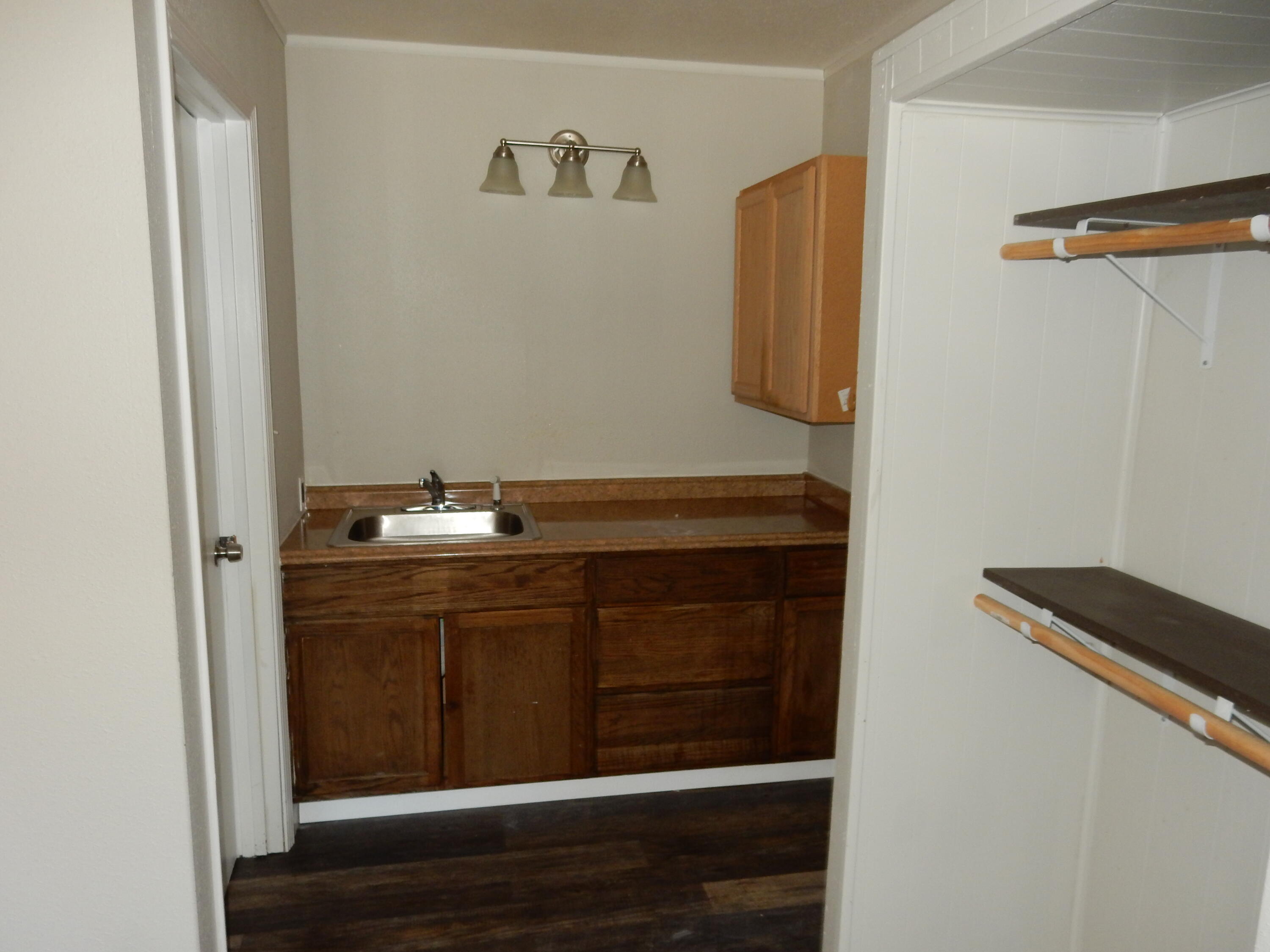 208 South Old County Road Property Photo 18