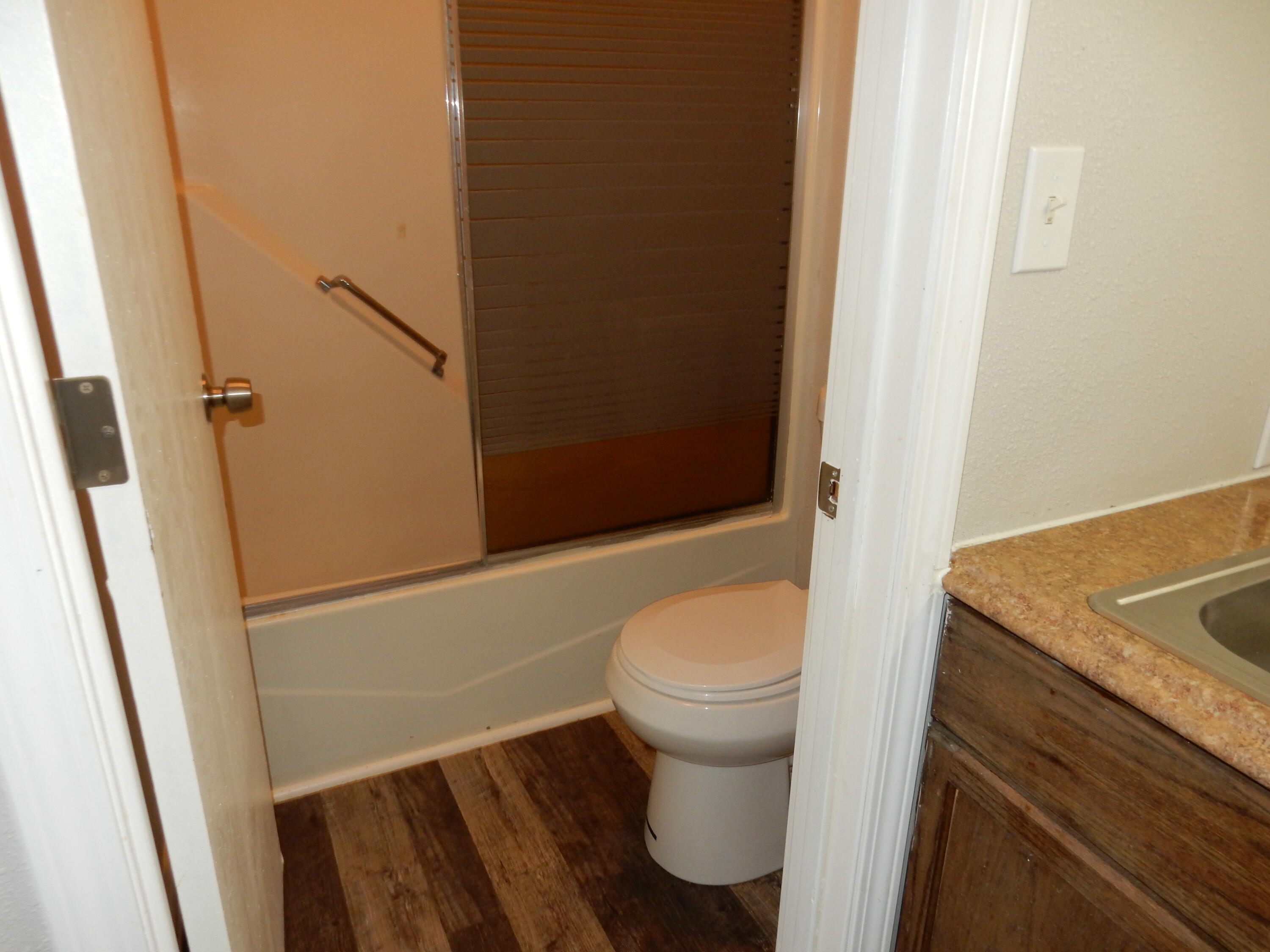 208 South Old County Road Property Photo 19