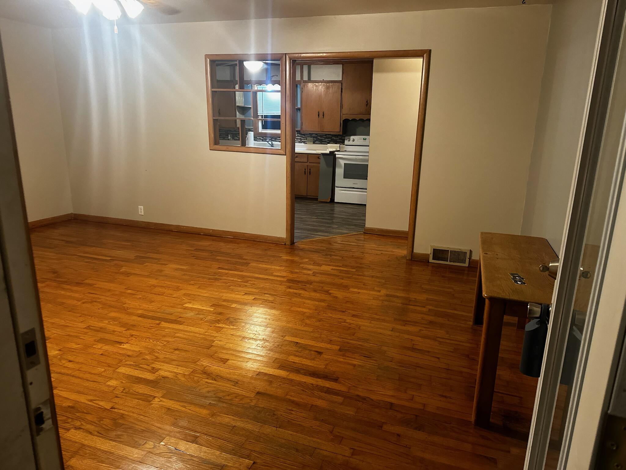 220 South Oak Avenue Property Photo 2