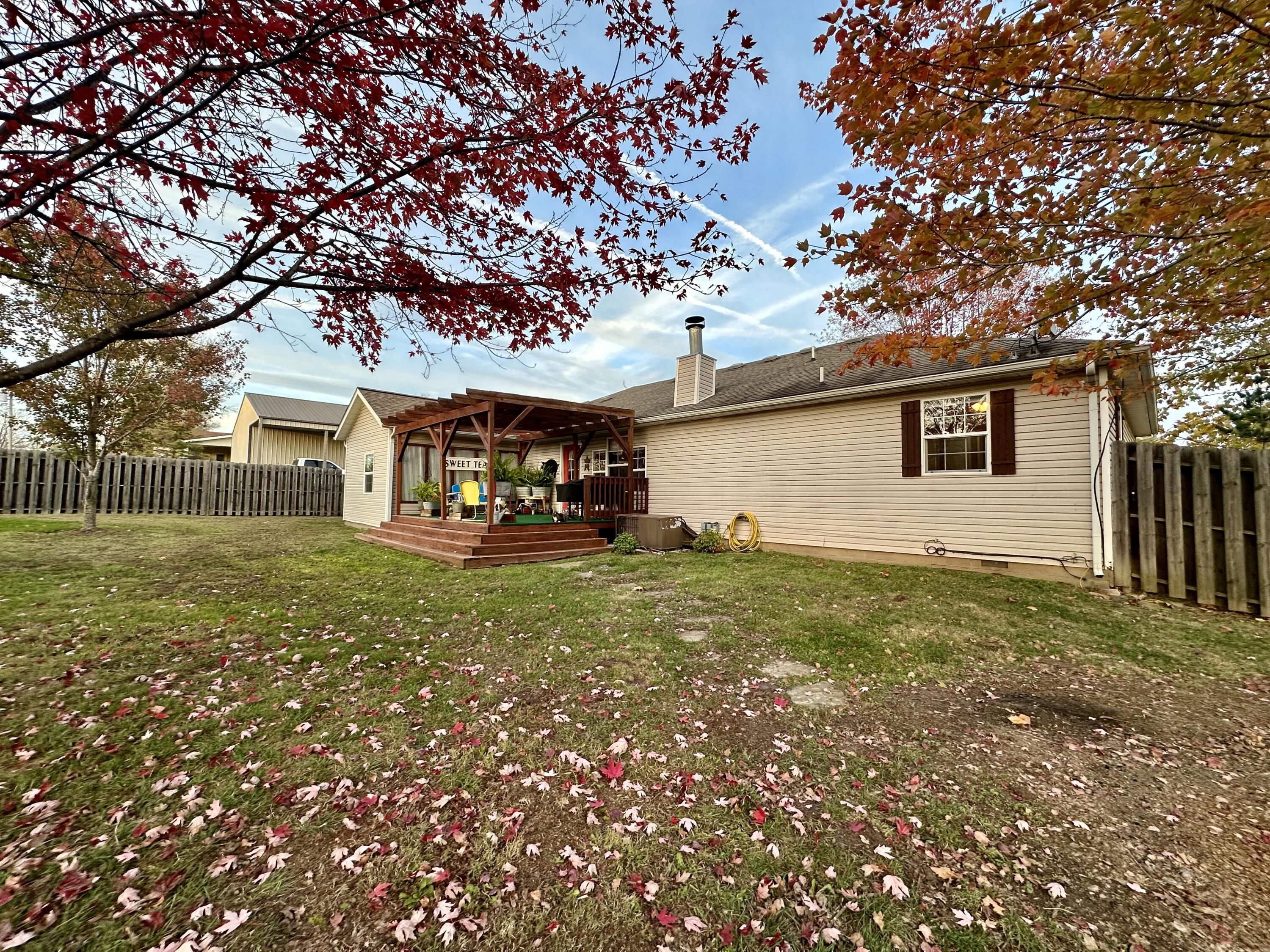 107 South Diamond Loop Property Photo 4