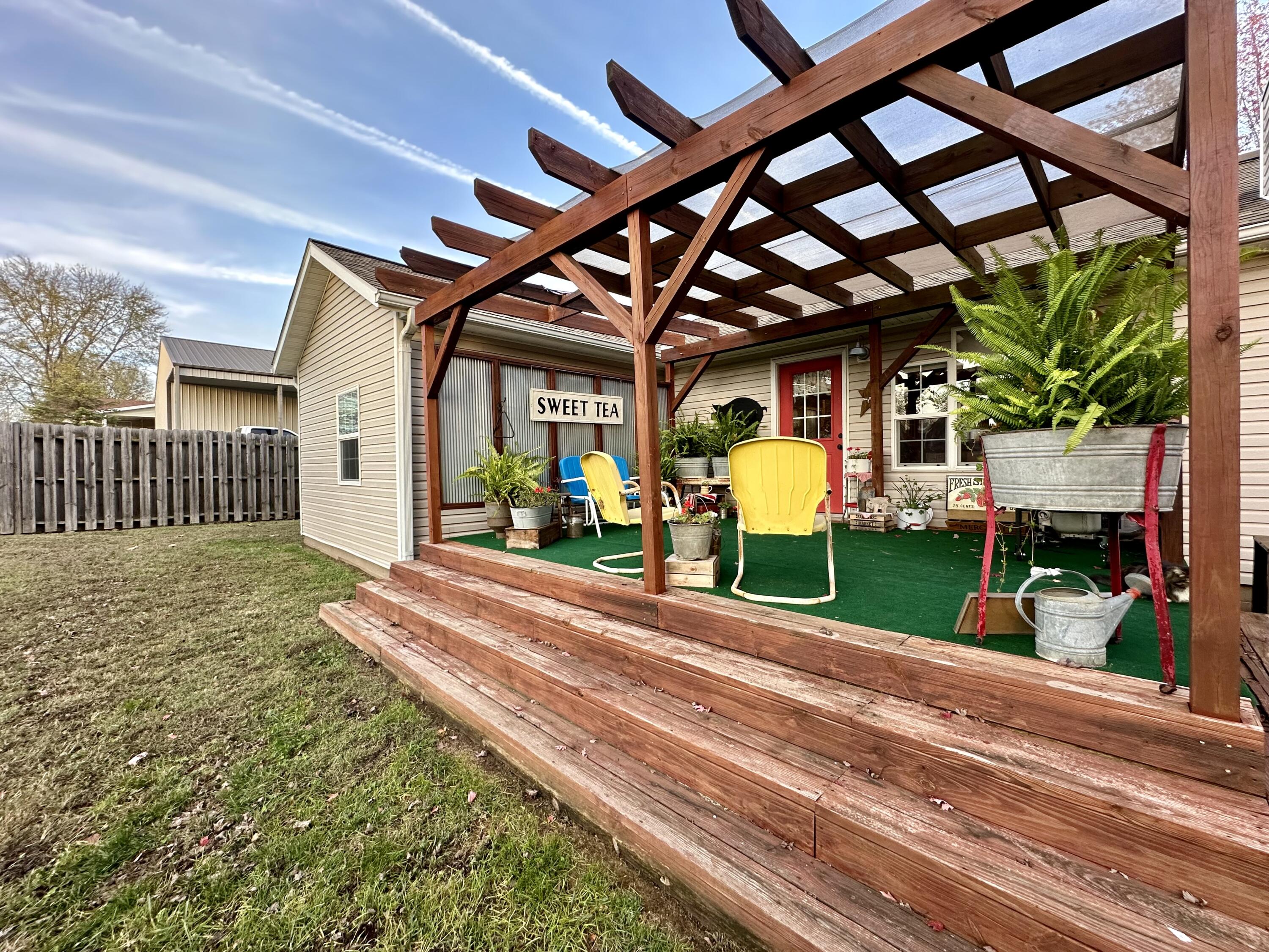 107 South Diamond Loop Property Photo 5