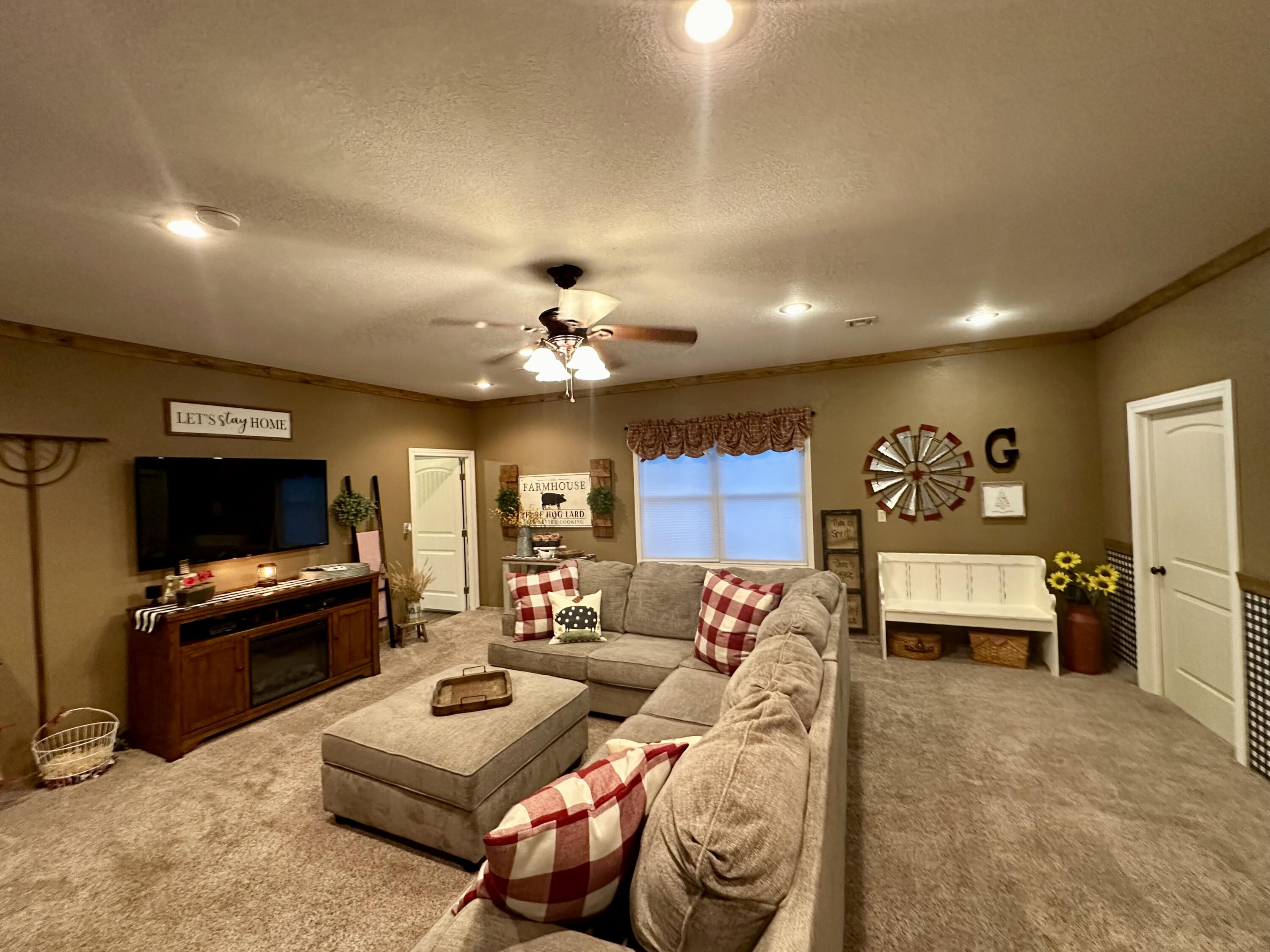 107 South Diamond Loop Property Photo 18