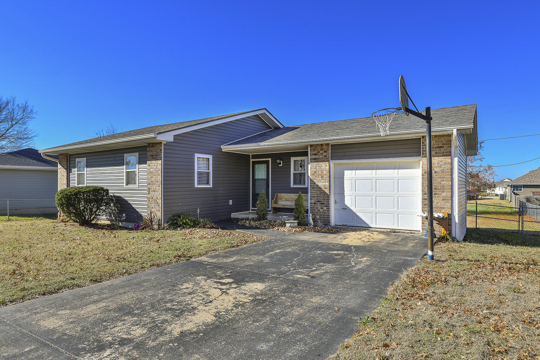 2519 South Orchard Avenue Property Photo