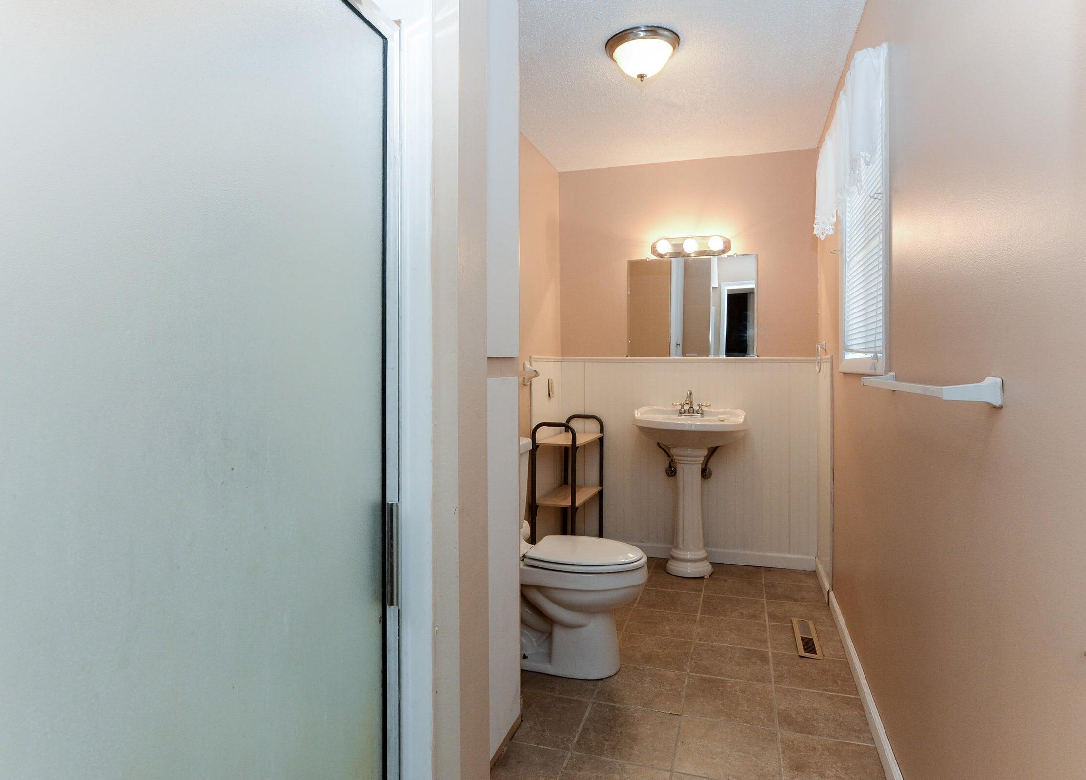 1713 Colonial Drive Property Photo 10