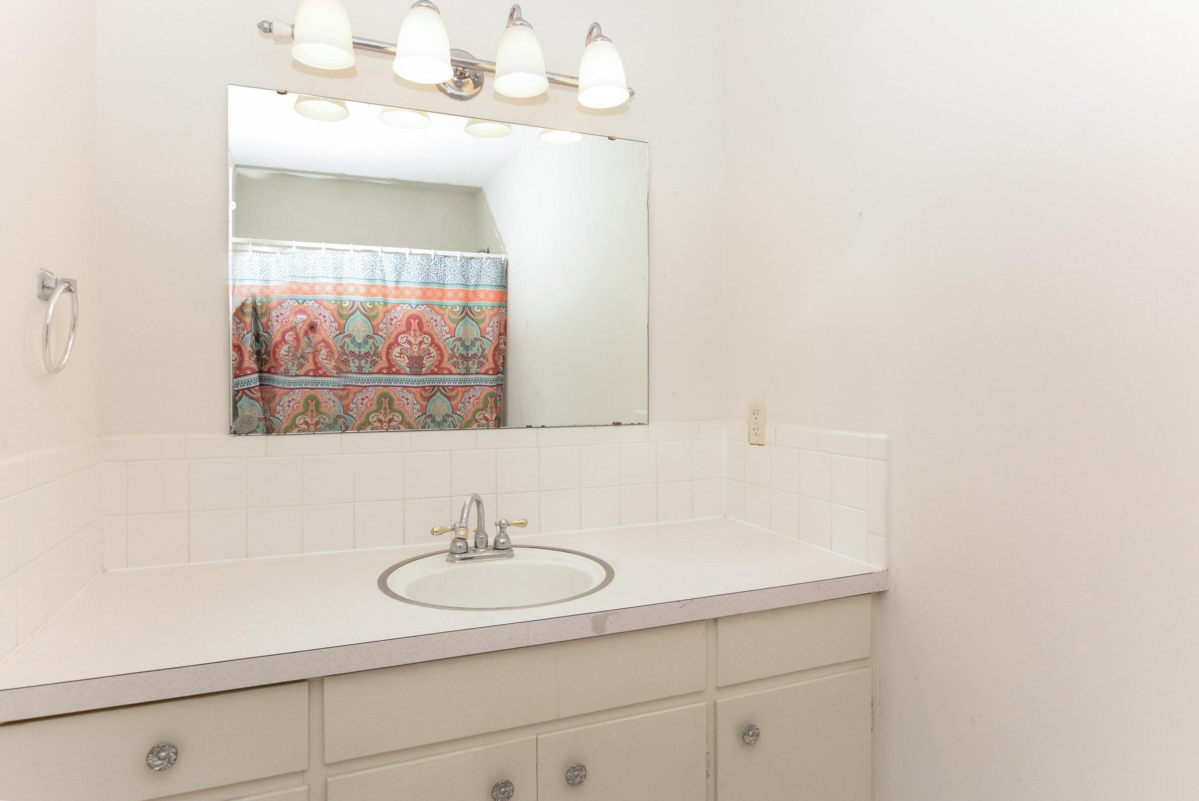 1713 Colonial Drive Property Photo 13