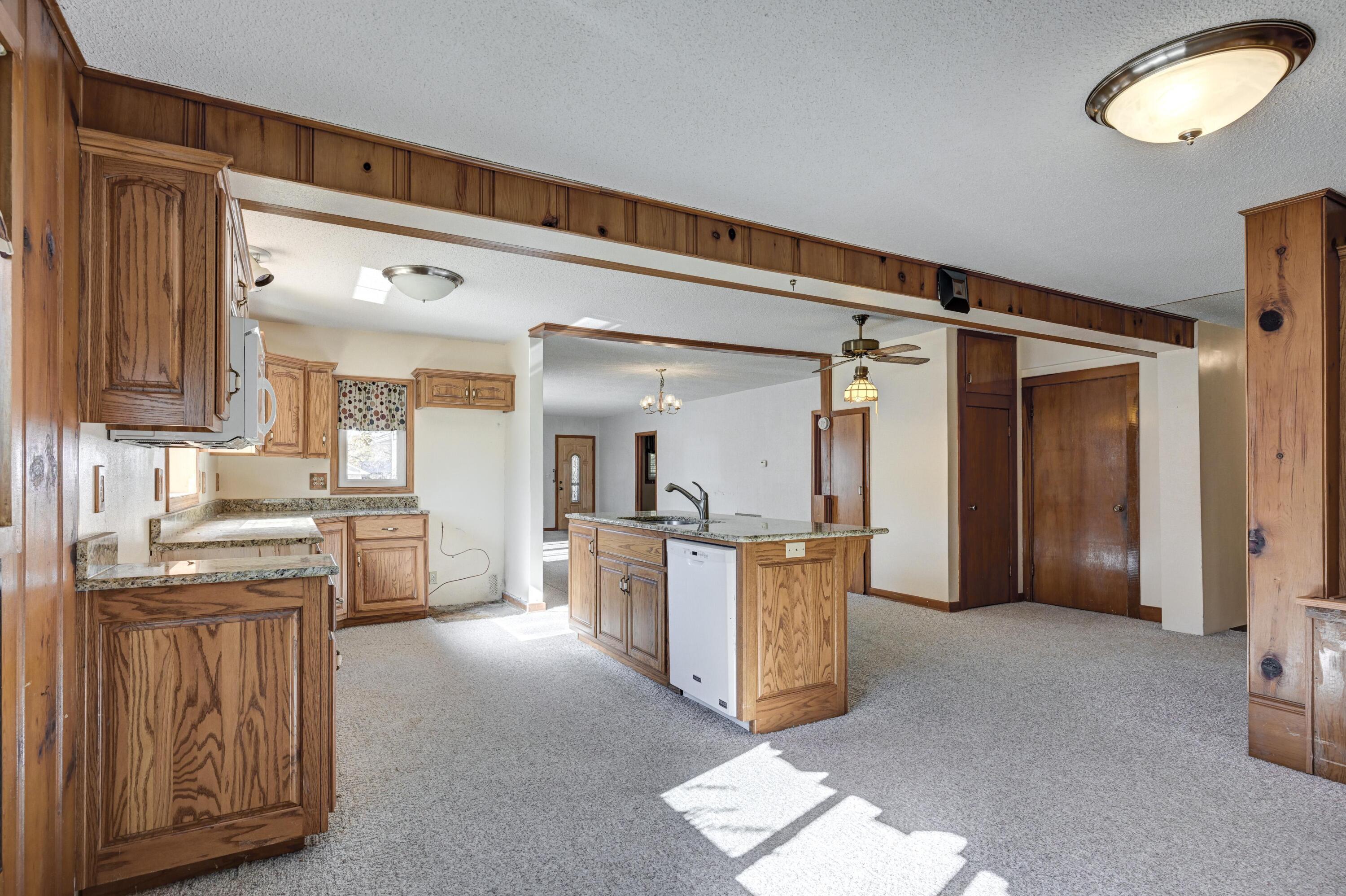 918 North Highway 97 Property Photo 13