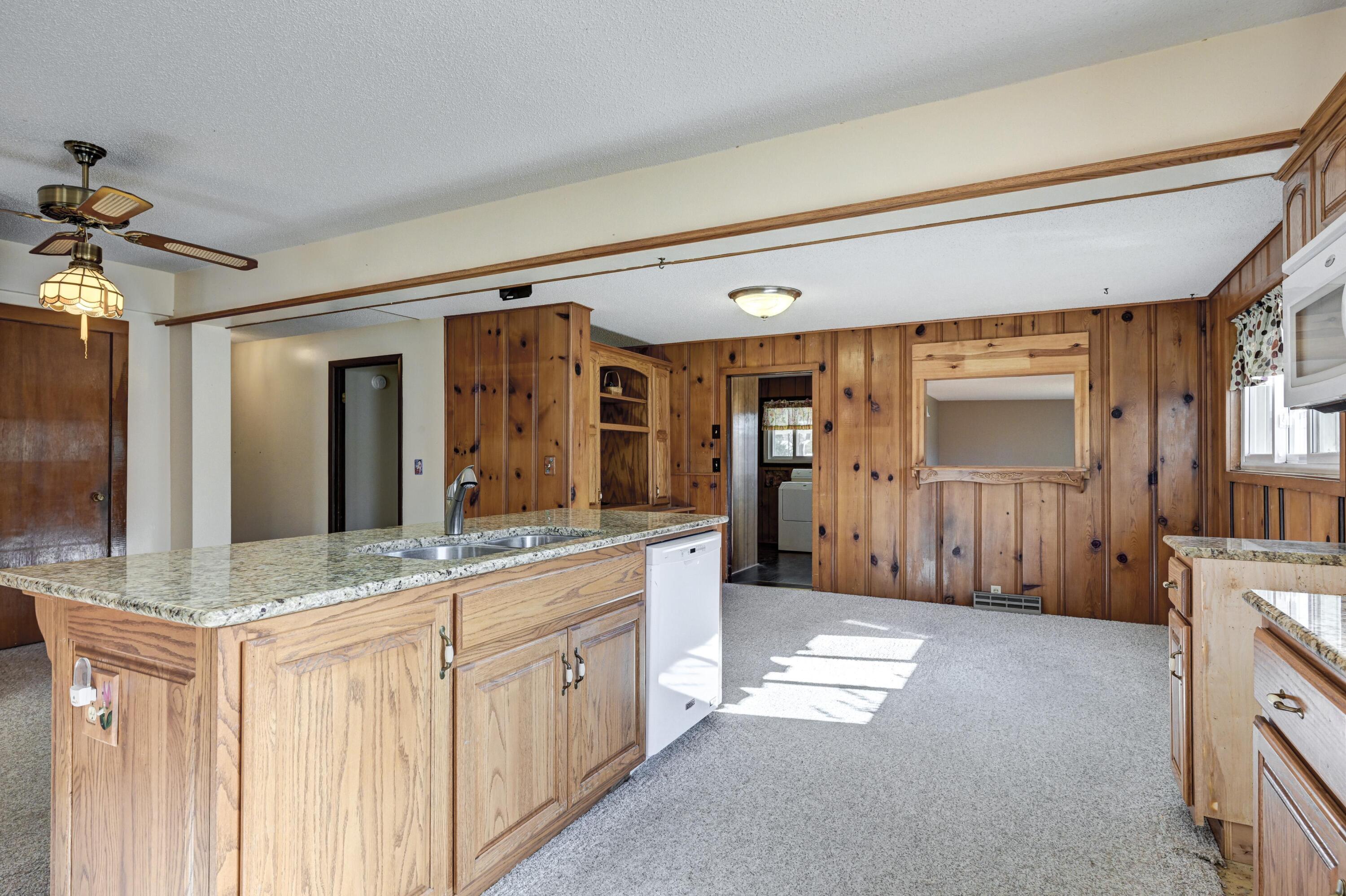 918 North Highway 97 Property Photo 17