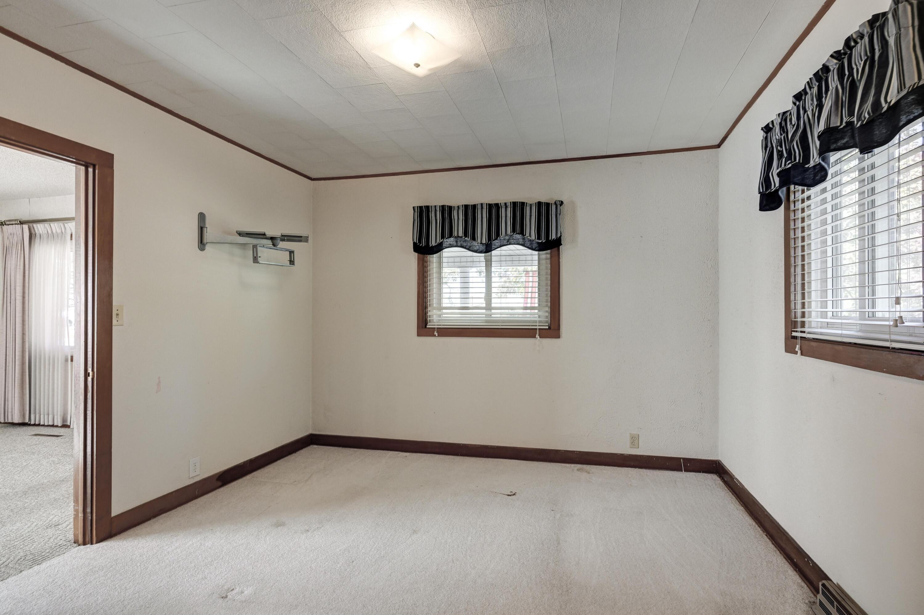 918 North Highway 97 Property Photo 19