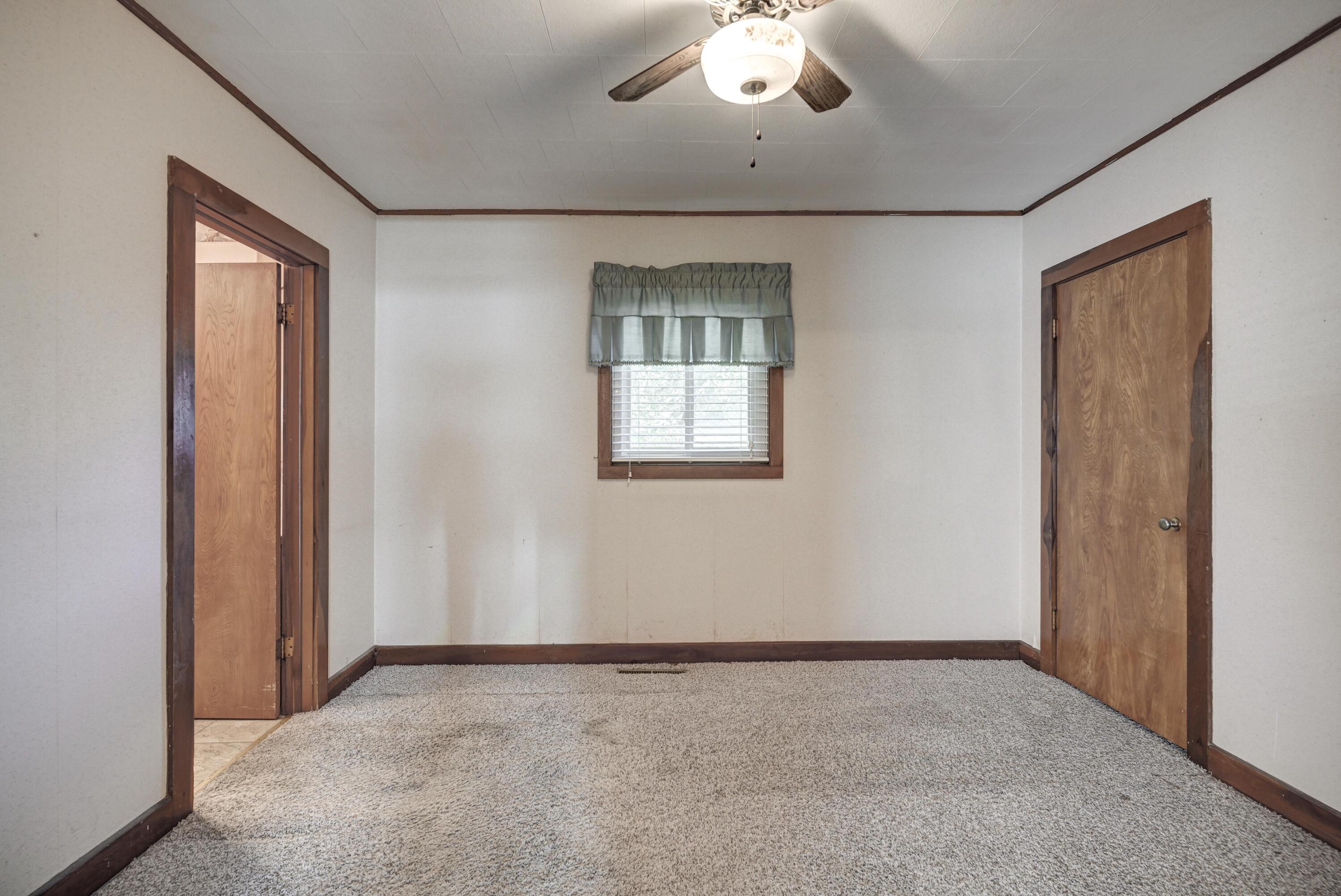 918 North Highway 97 Property Photo 25