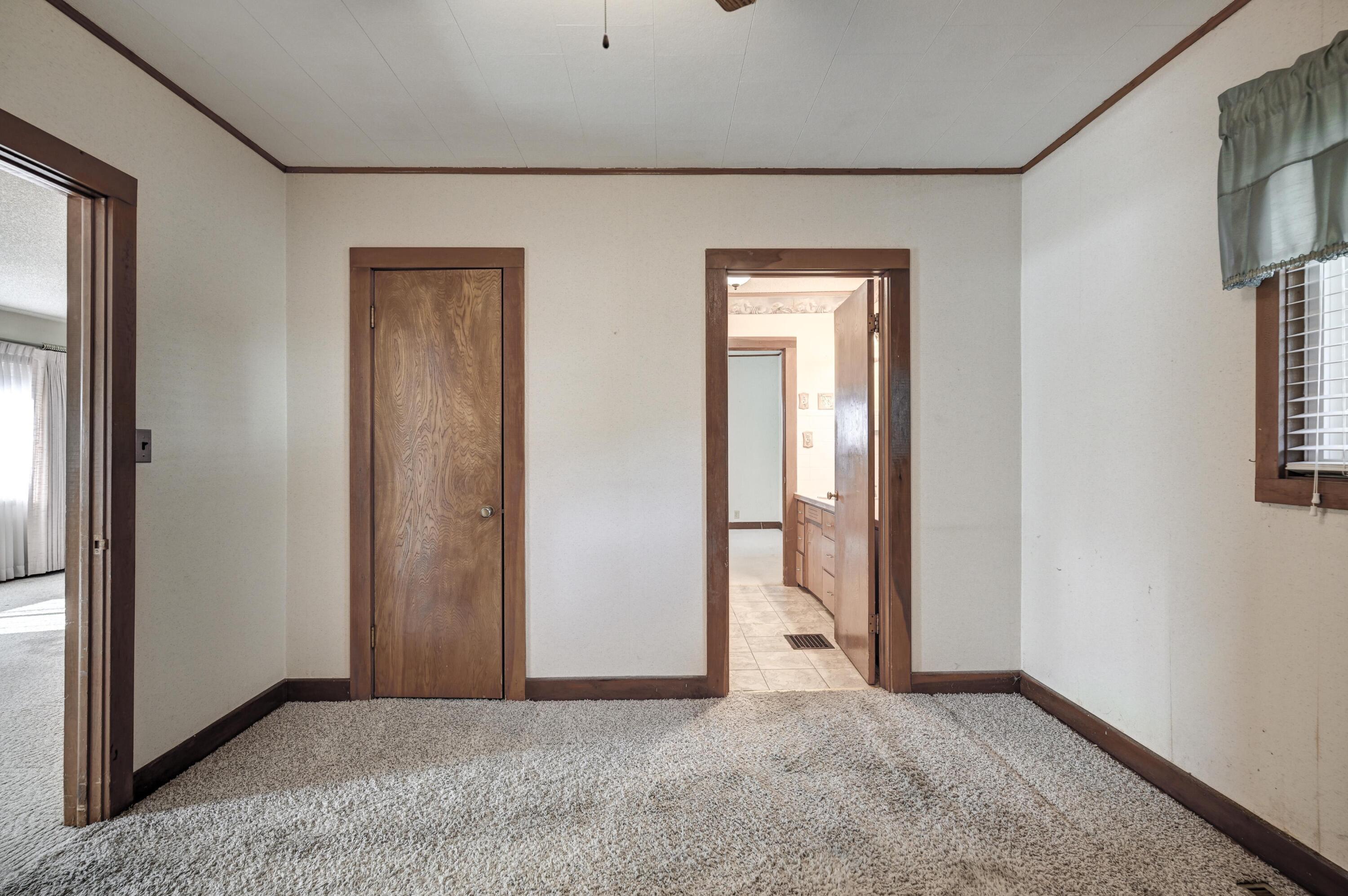 918 North Highway 97 Property Photo 26