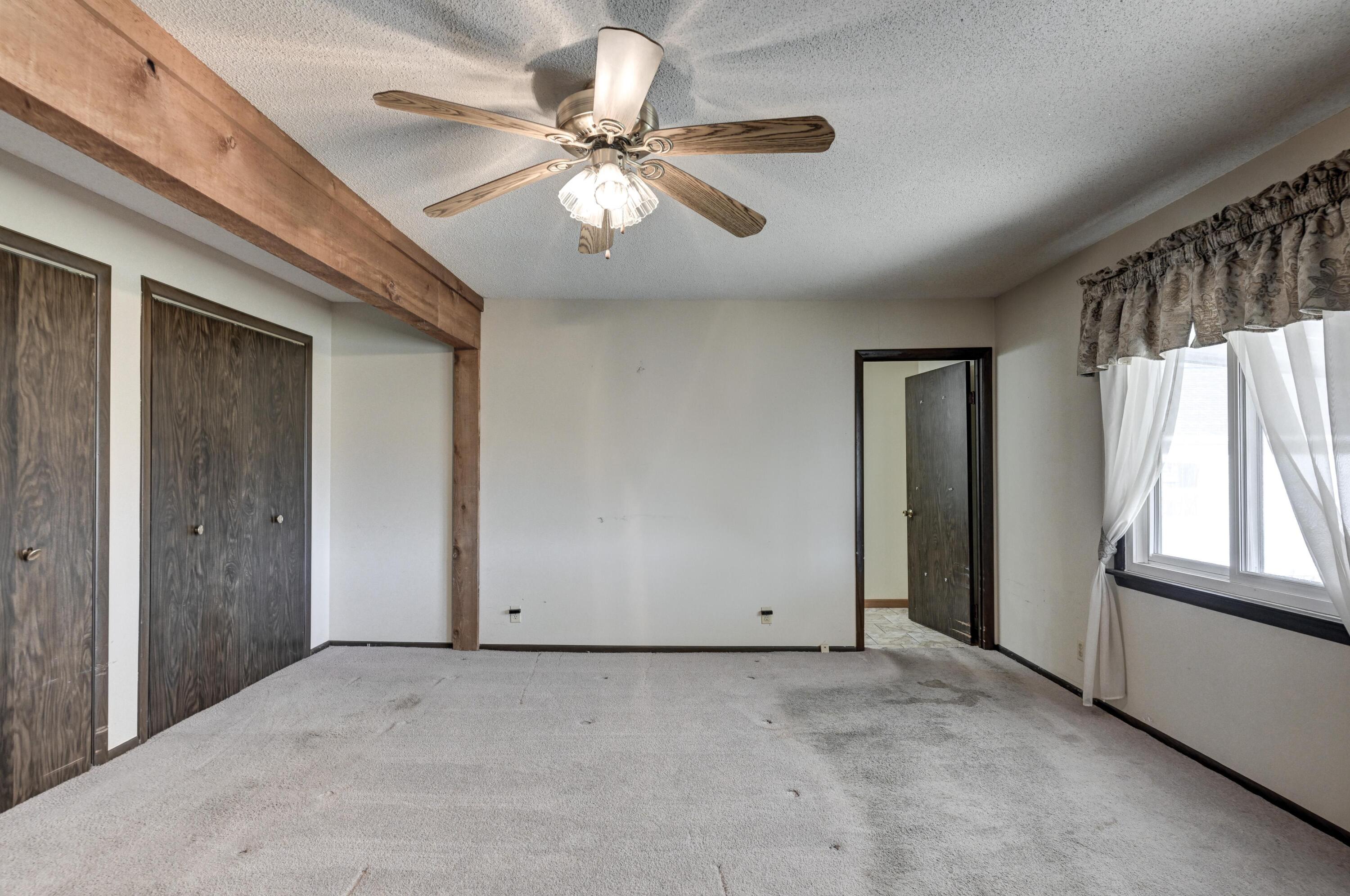 918 North Highway 97 Property Photo 34