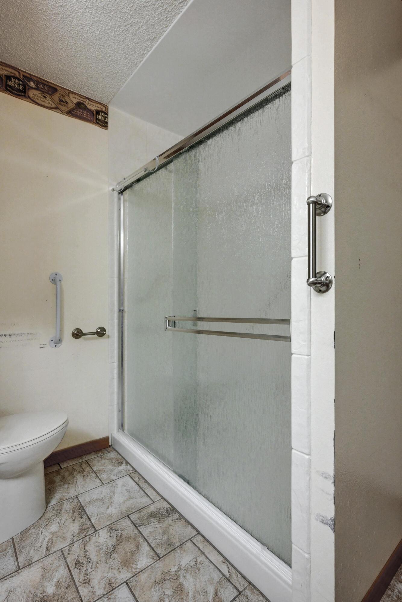 918 North Highway 97 Property Photo 38