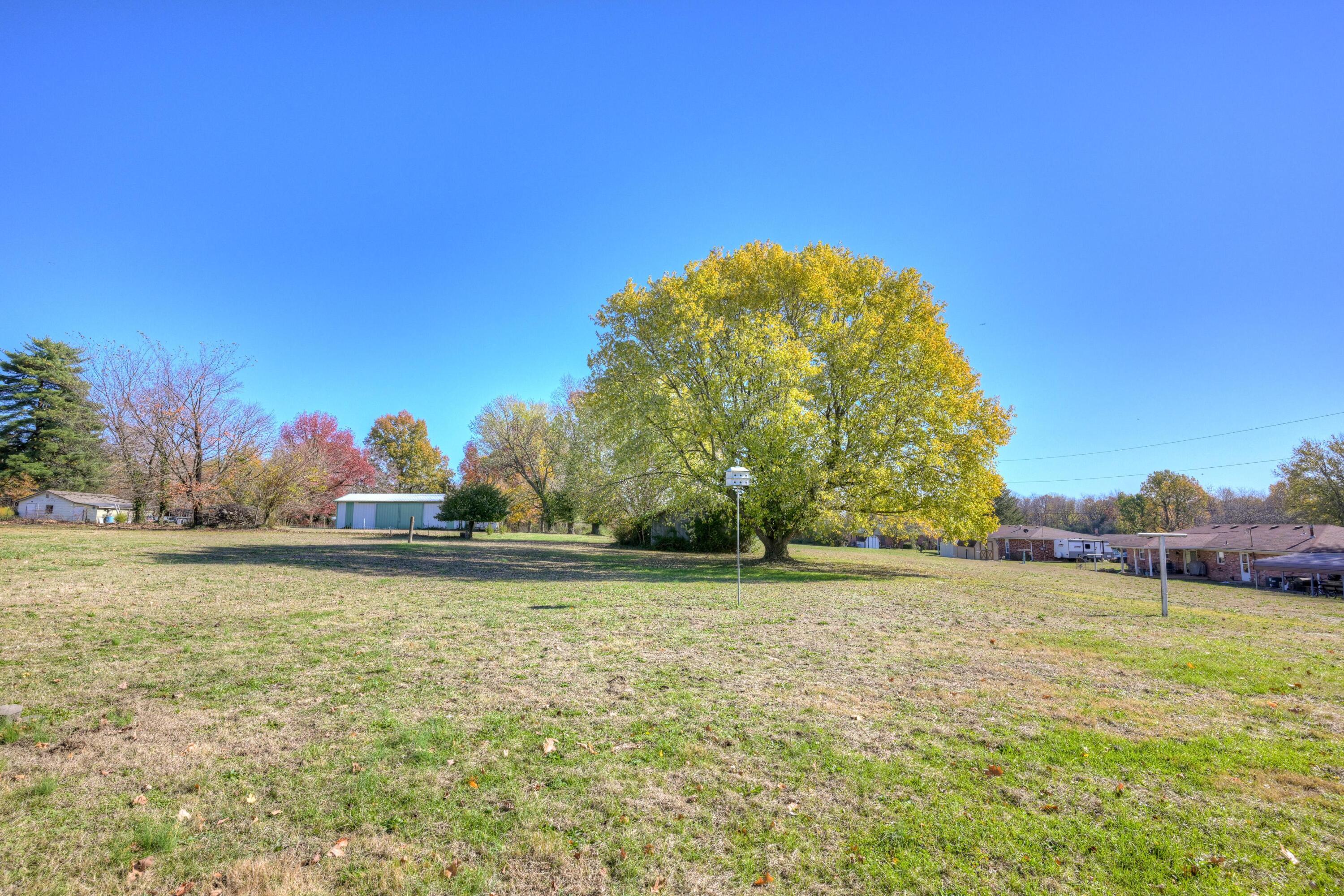 918 North Highway 97 Property Photo 48