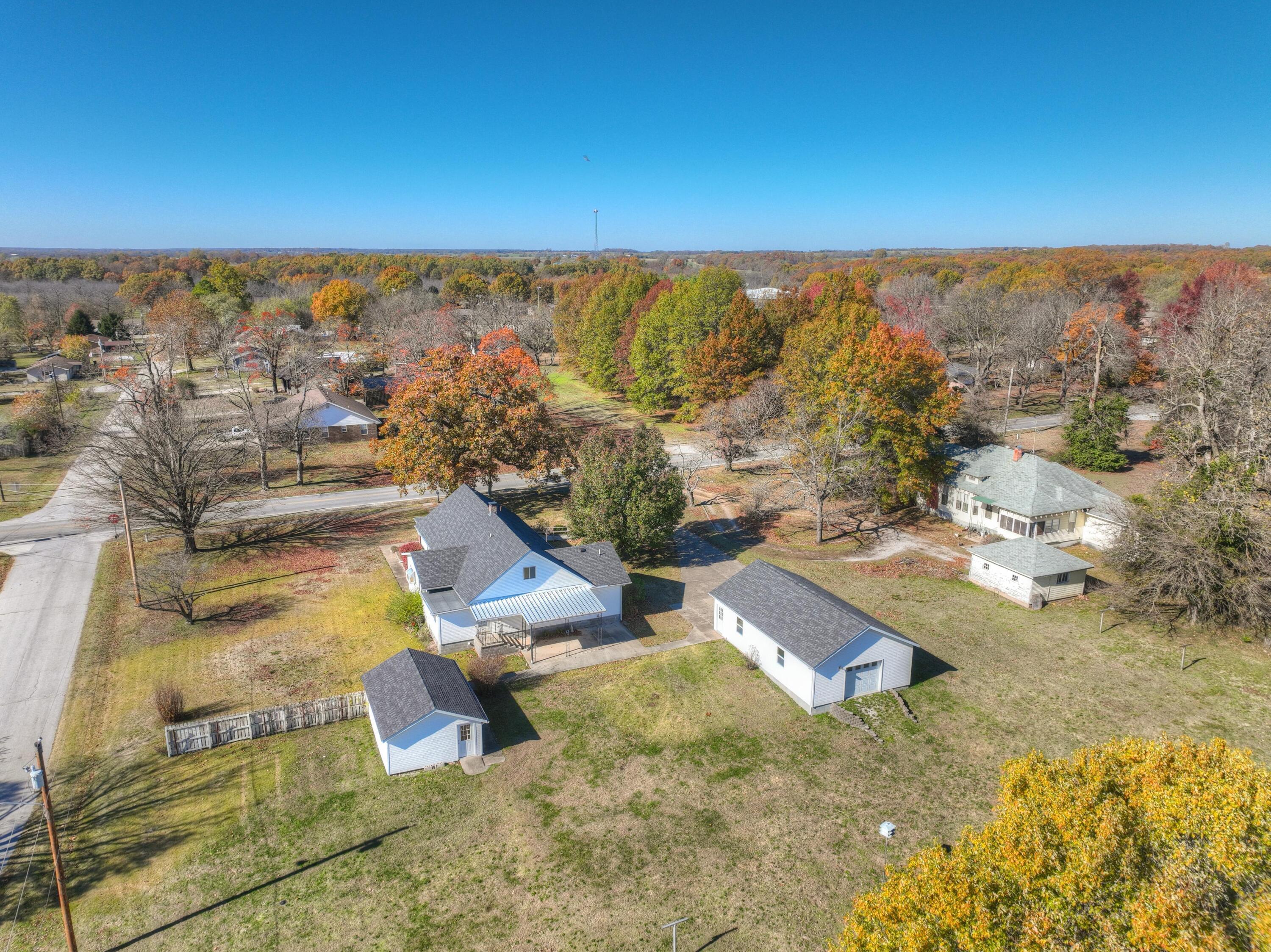 918 North Highway 97 Property Photo 60