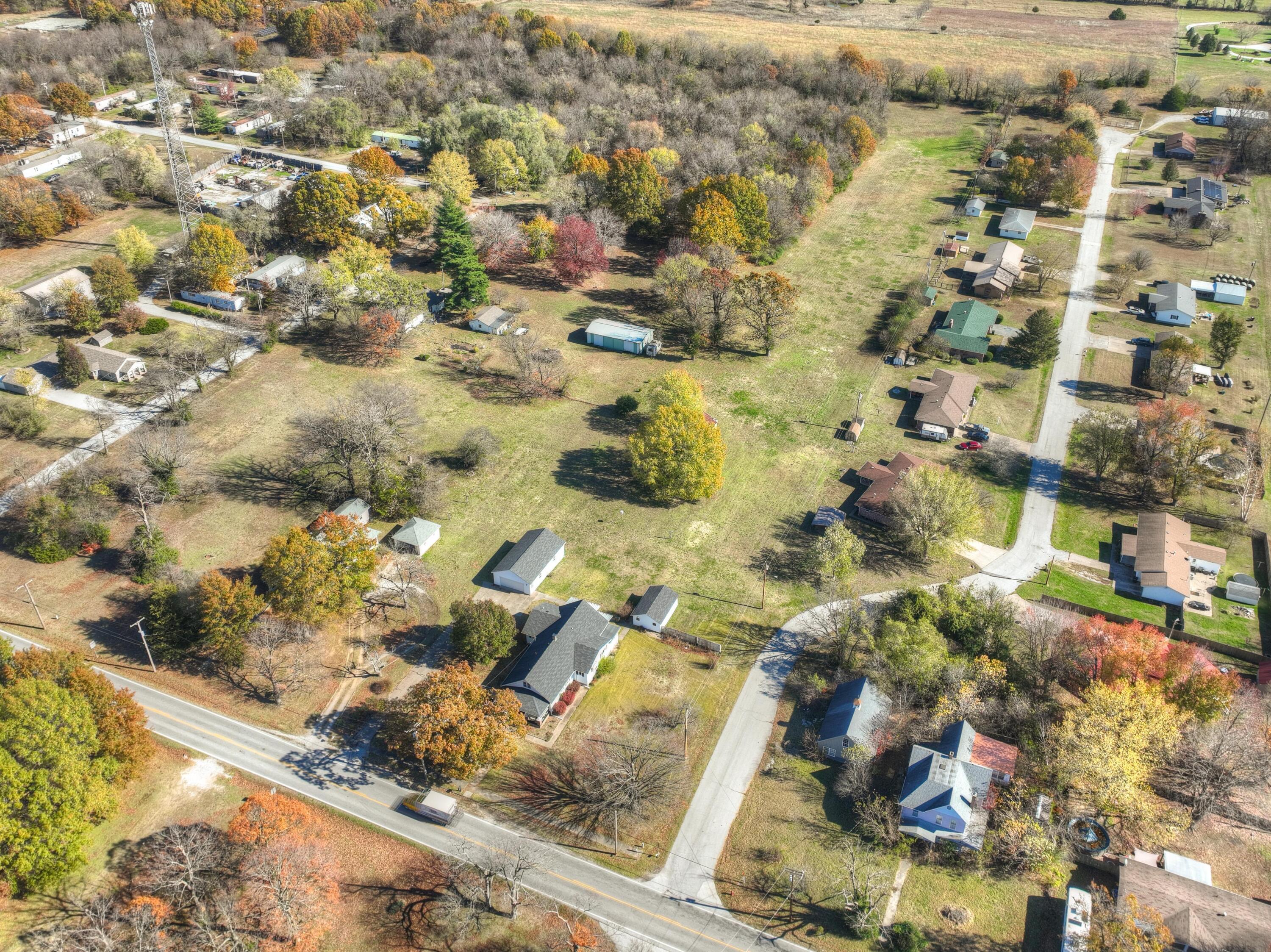 918 North Highway 97 Property Photo 63