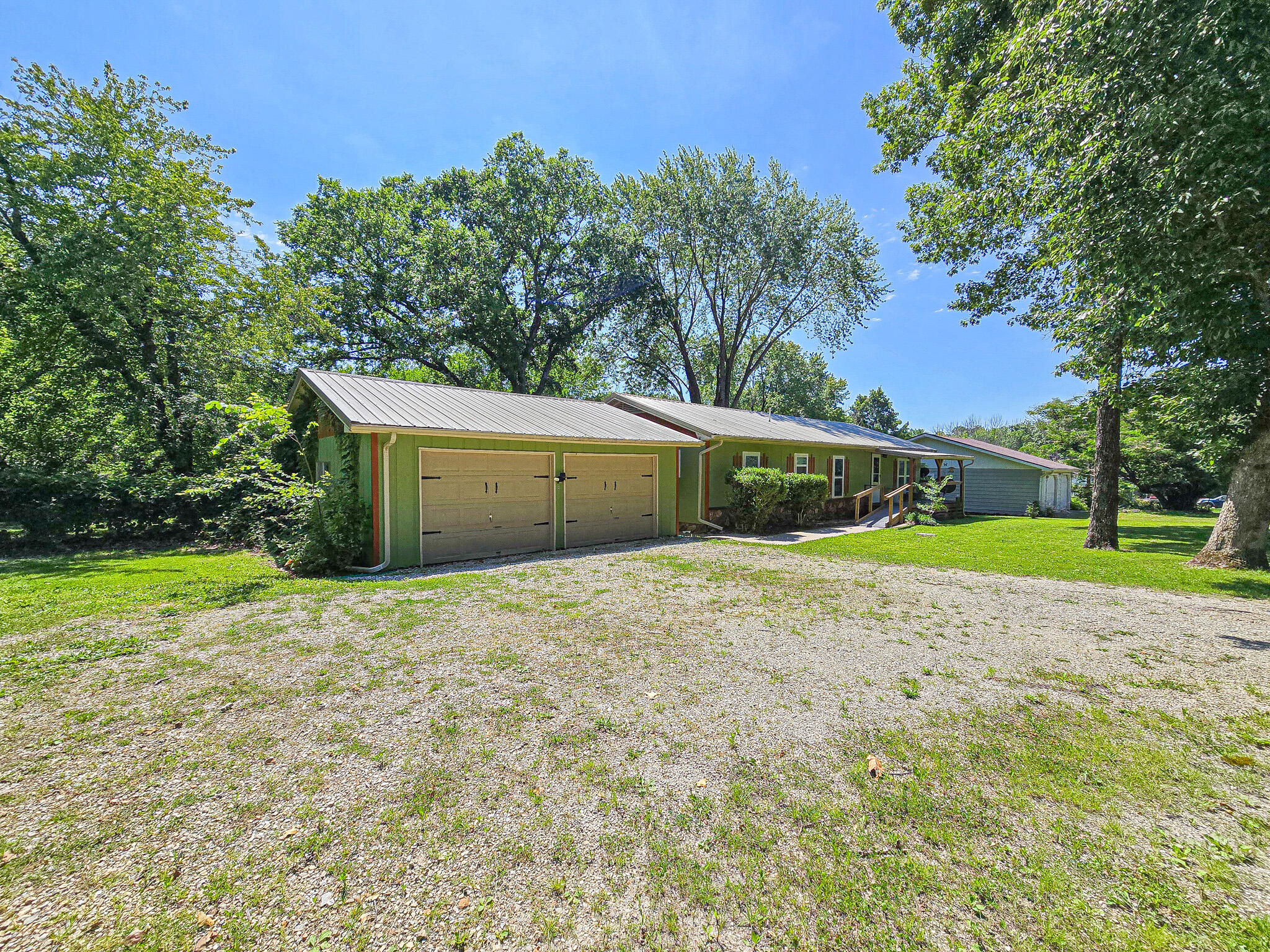 21893 County Road 273 Property Photo 4