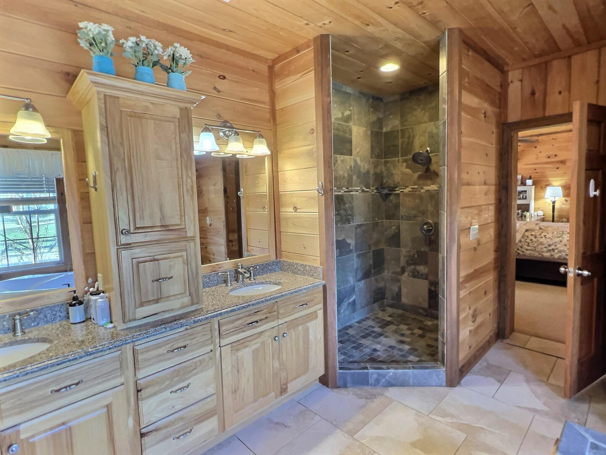 108 Razor Ridge Drive Property Photo 16