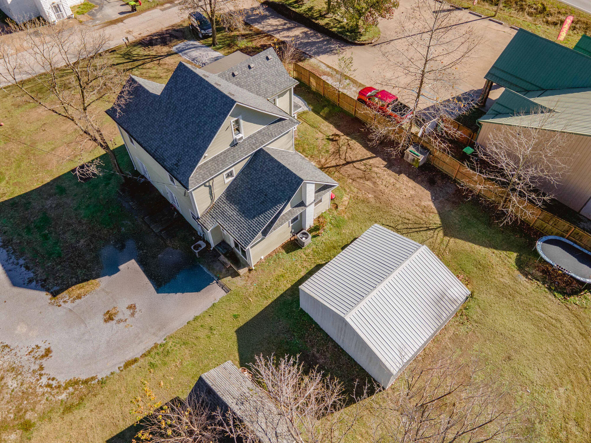 303 Jefferson Street Property Photo 4