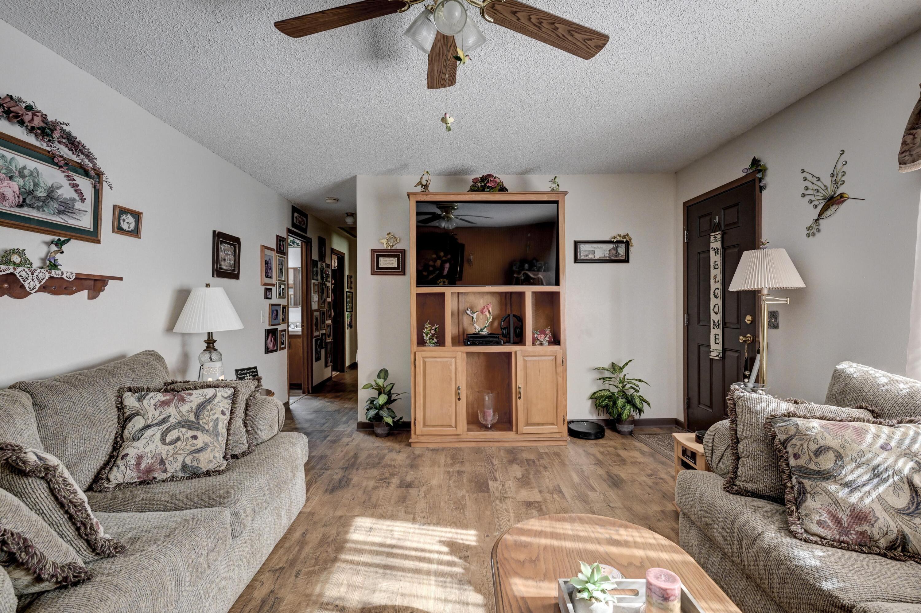 103 Red Fern Road Property Photo 4