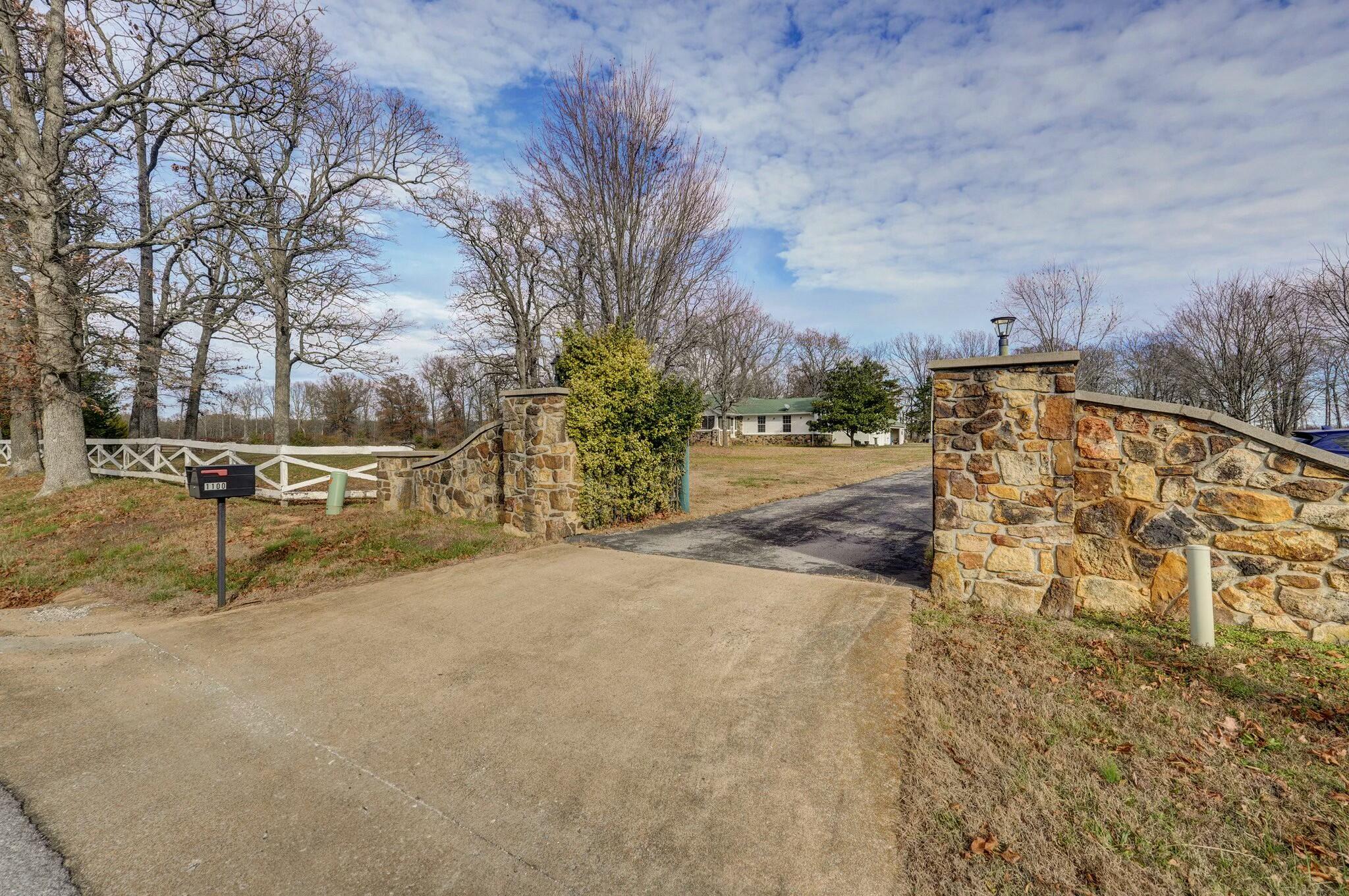 1100 State Highway 125 Property Photo 1
