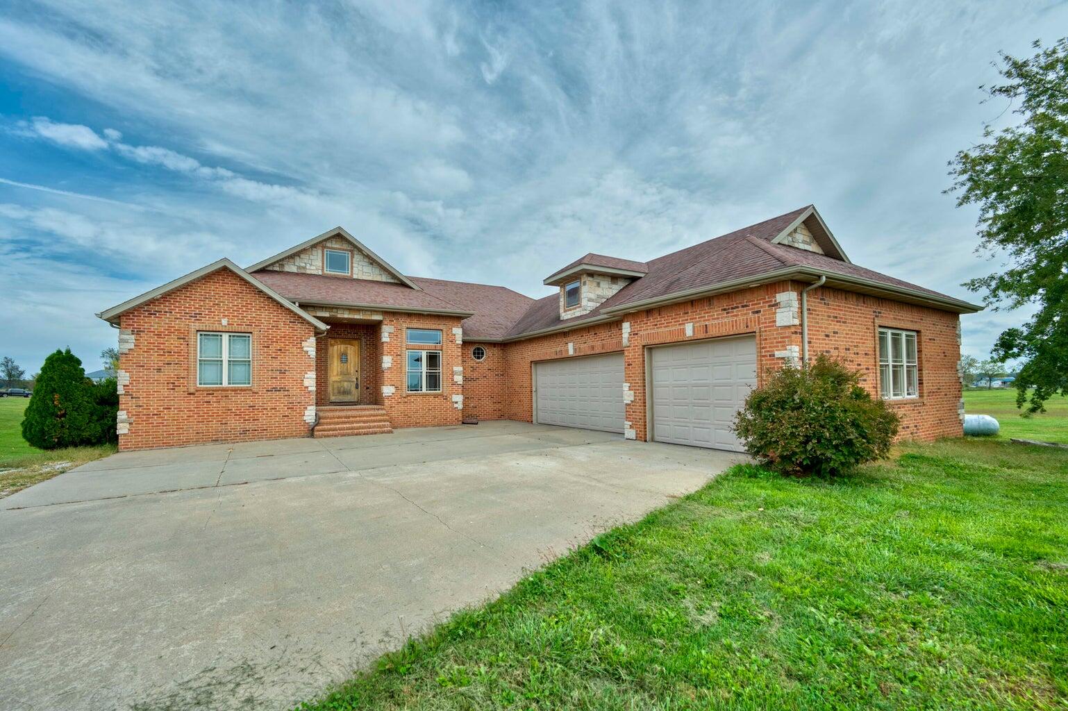290 Quiet Acres Drive Property Photo 1