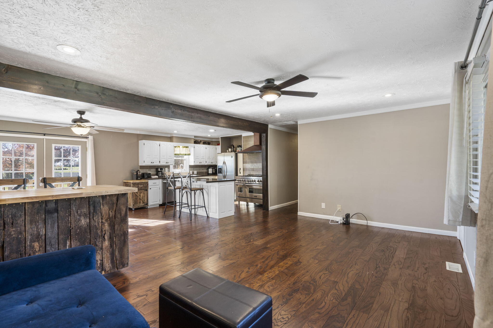 206 East Franklin Street Property Photo 6