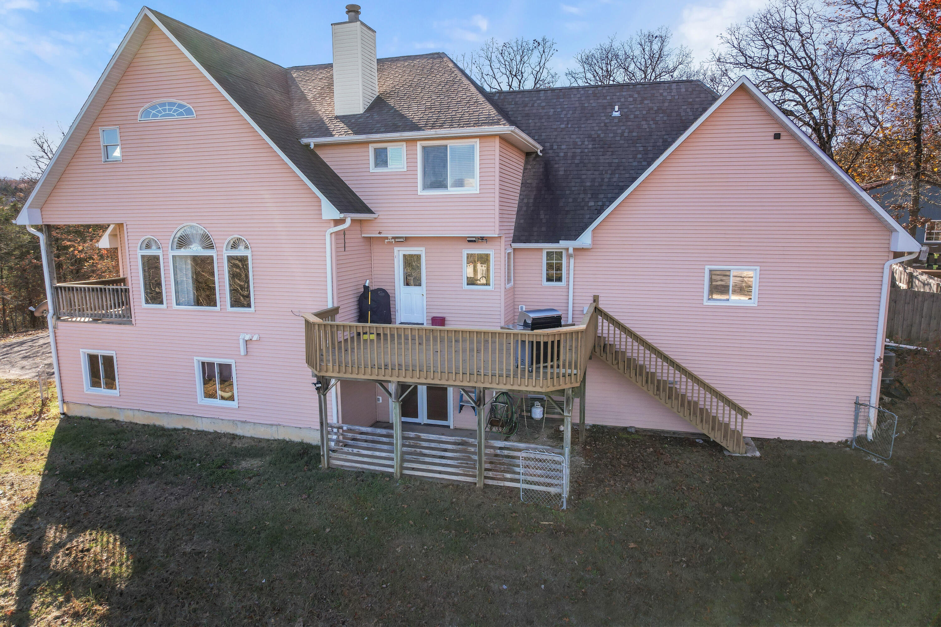 710 Wallen Bluff Drive Property Photo 2