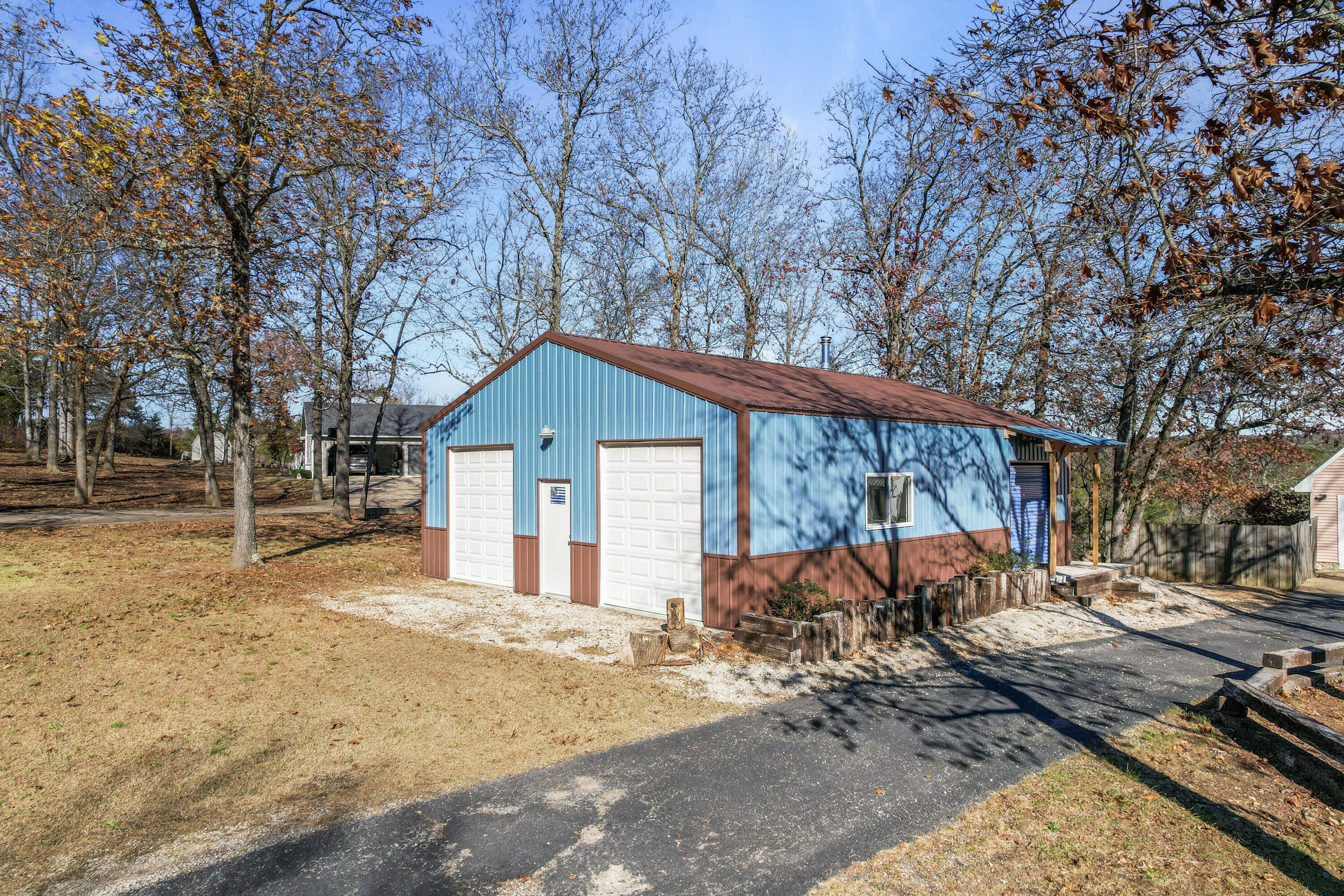 710 Wallen Bluff Drive Property Photo 3