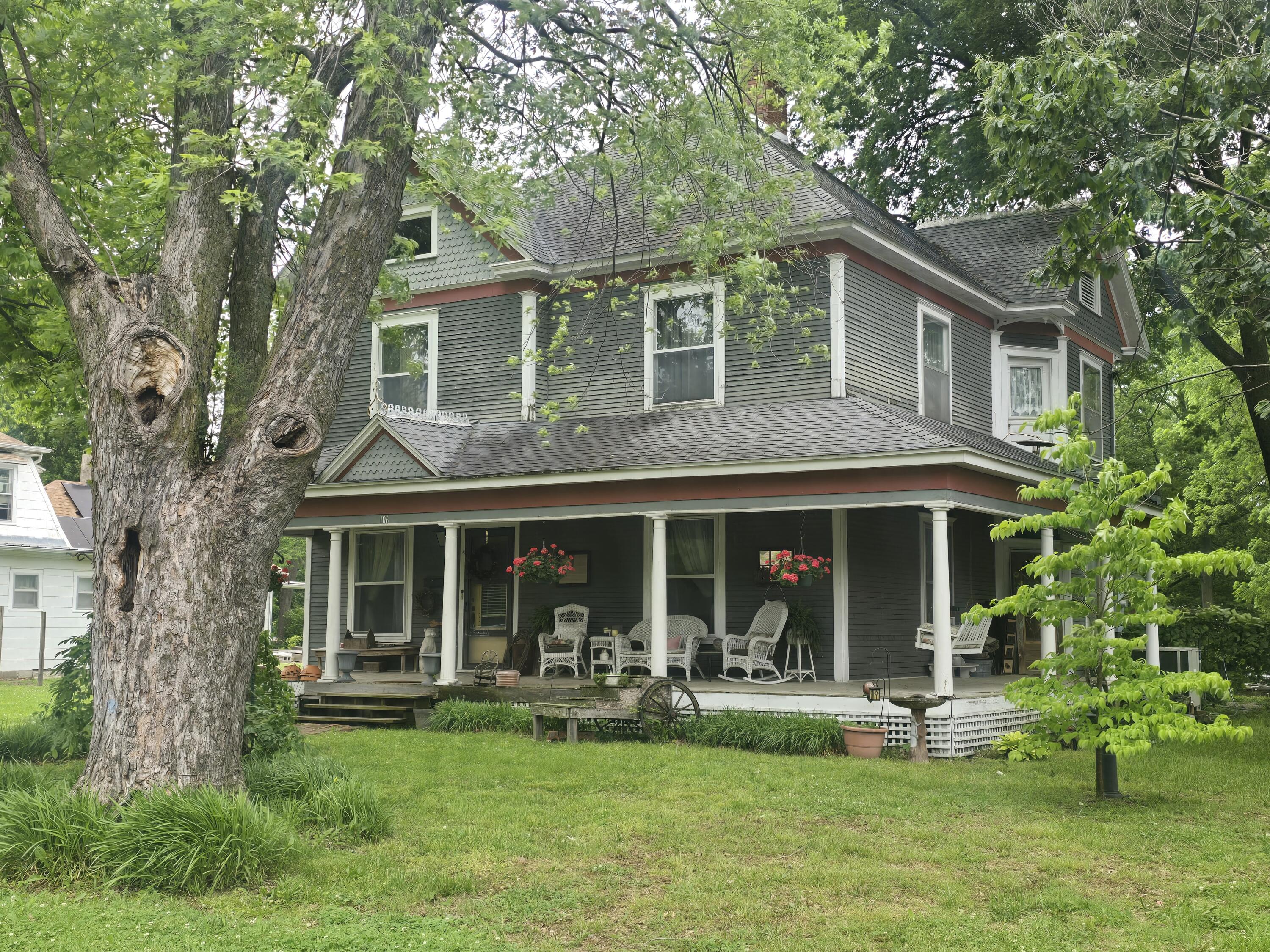 106 North Main Street Street Property Photo 5