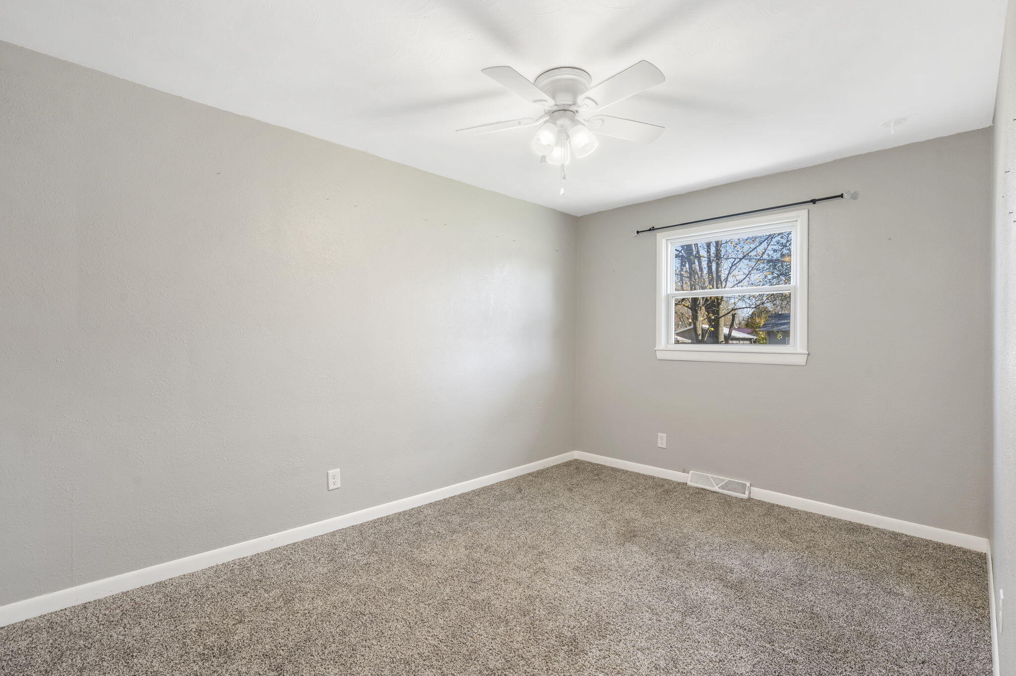 326 North Vine Street Property Photo 18