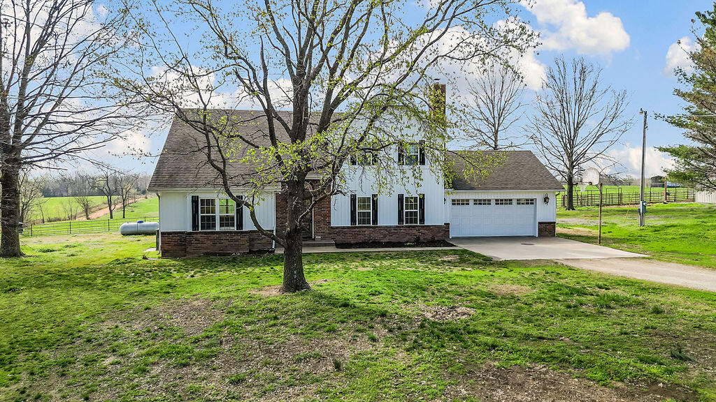 188 Lonestar Road Property Photo 2
