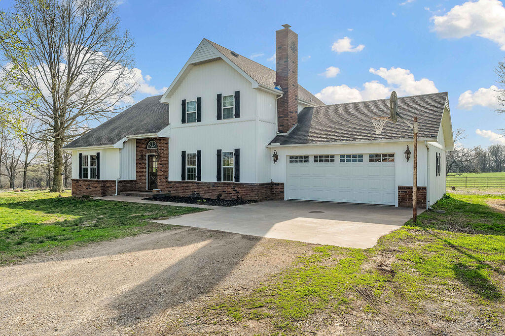 188 Lonestar Road Property Photo 9