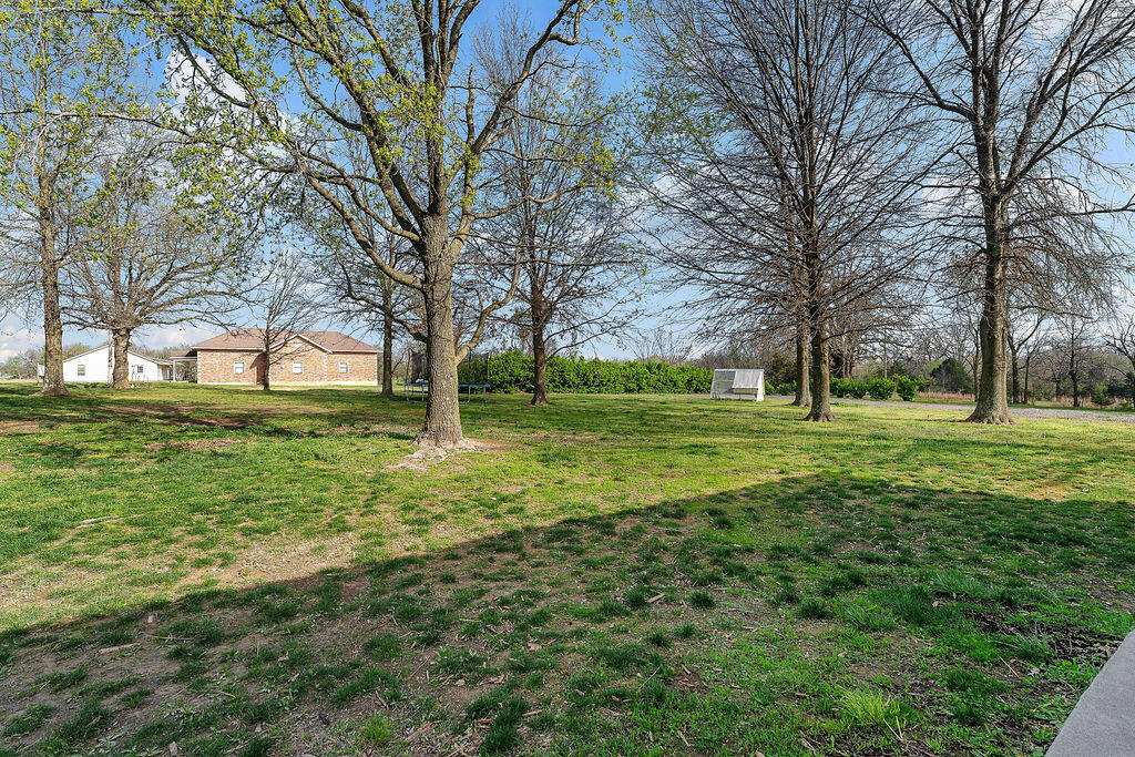 188 Lonestar Road Property Photo 10