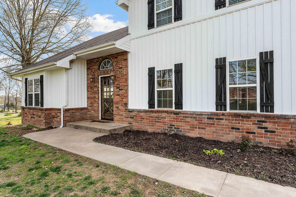 188 Lonestar Road Property Photo 14