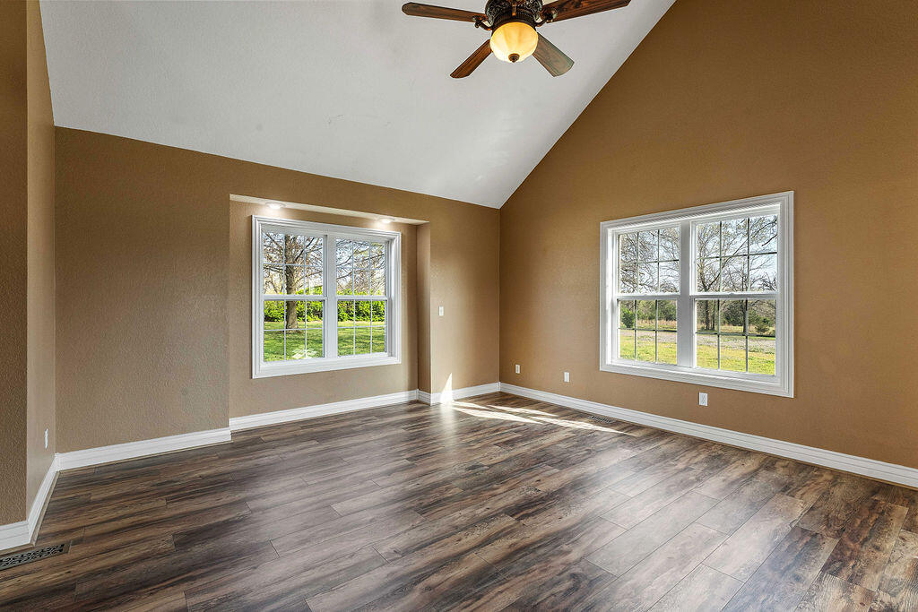 188 Lonestar Road Property Photo 17