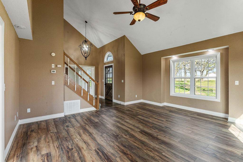 188 Lonestar Road Property Photo 18